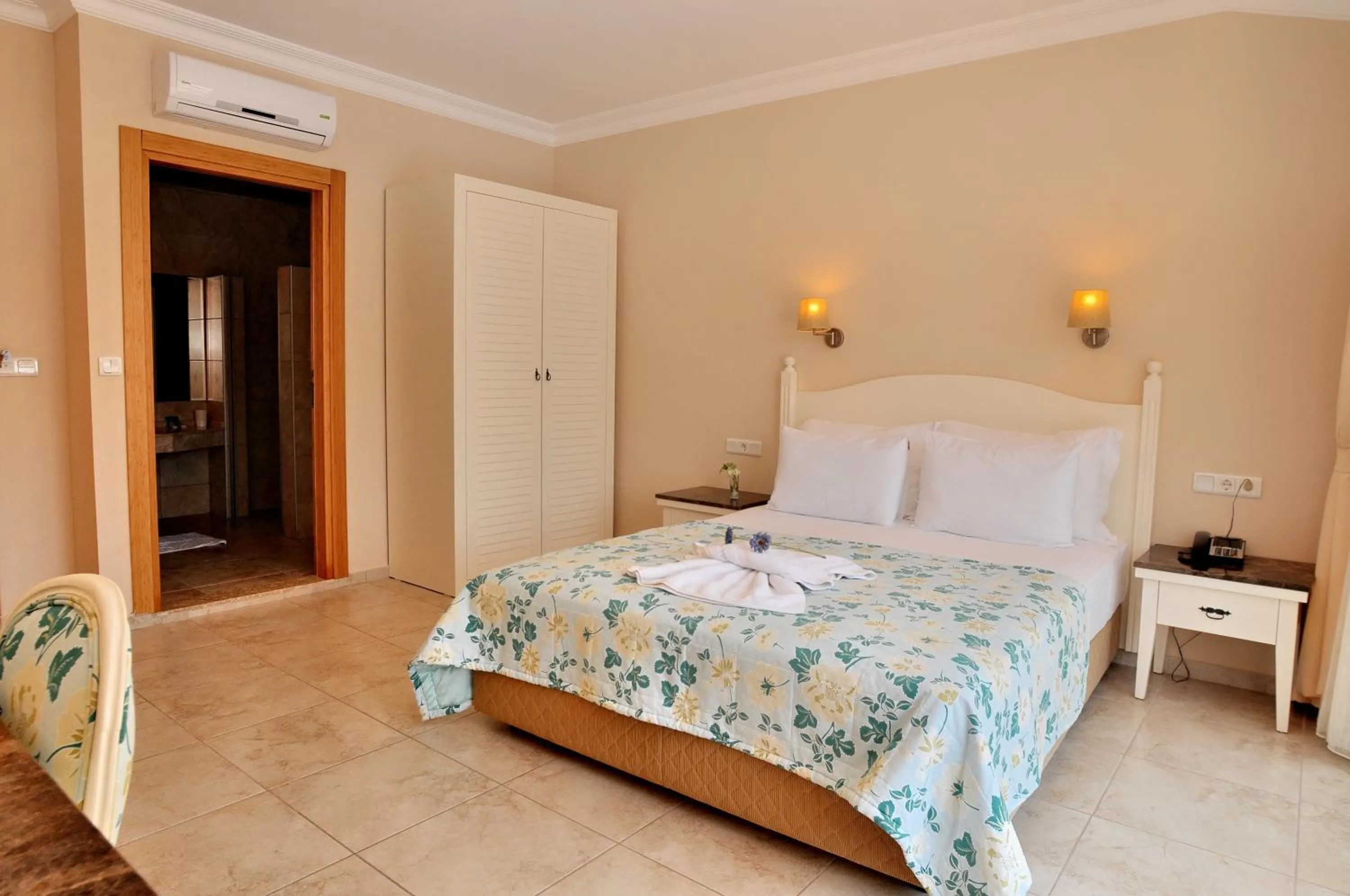 Photo of the whole room in The Blue Lagoon Deluxe Hotel