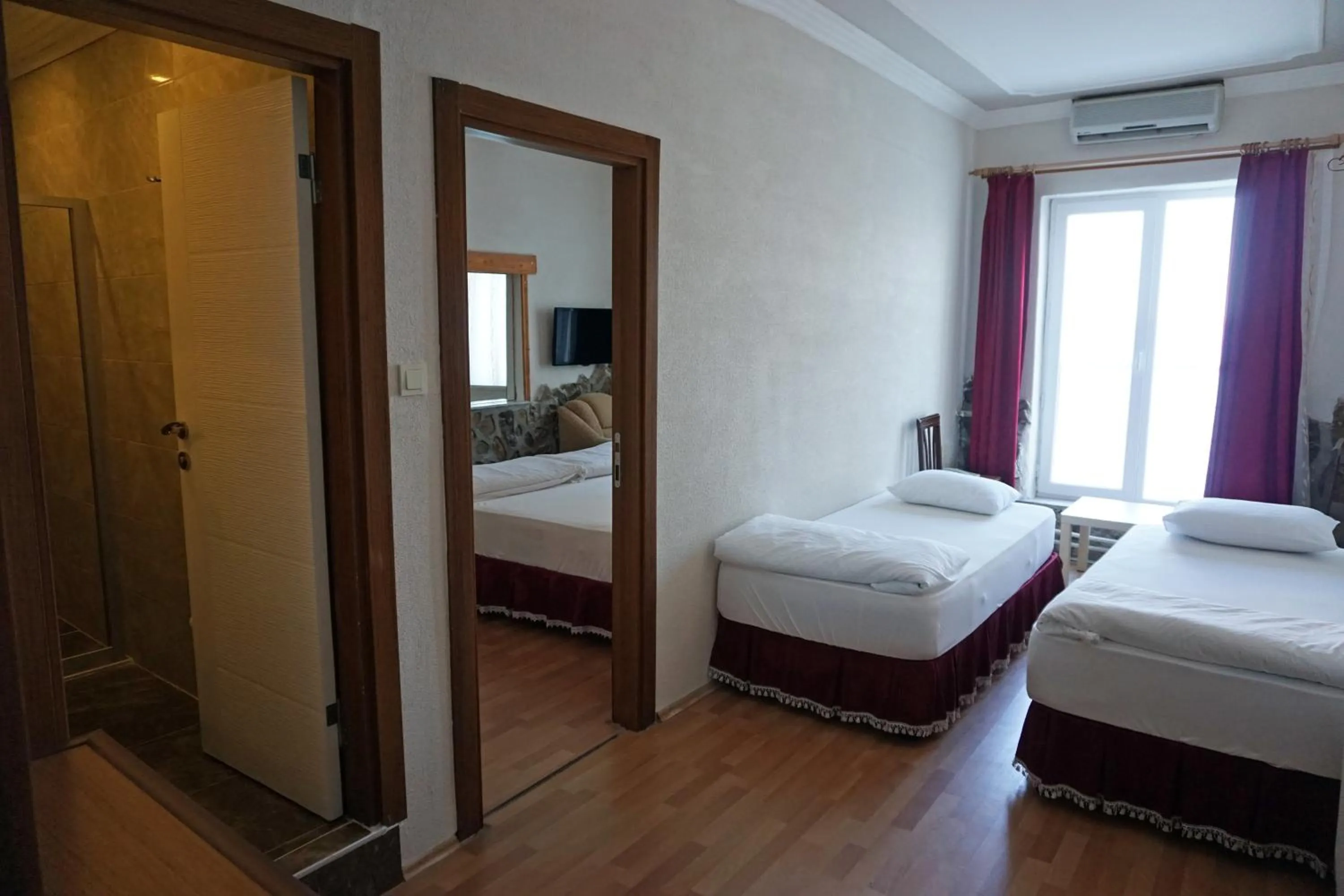 Coffee/tea facilities, Bed in Aqua Boss Hotel