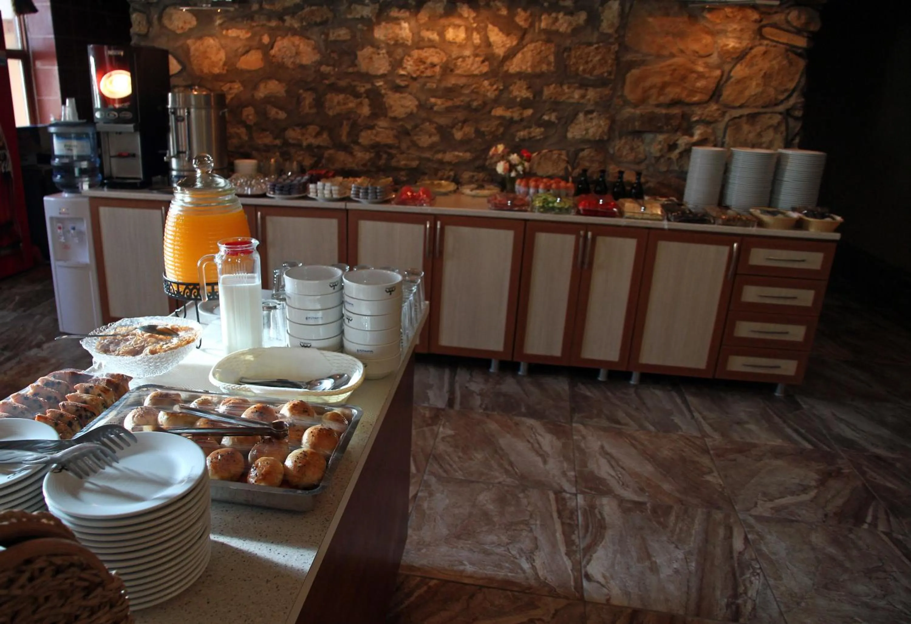 Food and drinks in Aqua Boss Hotel