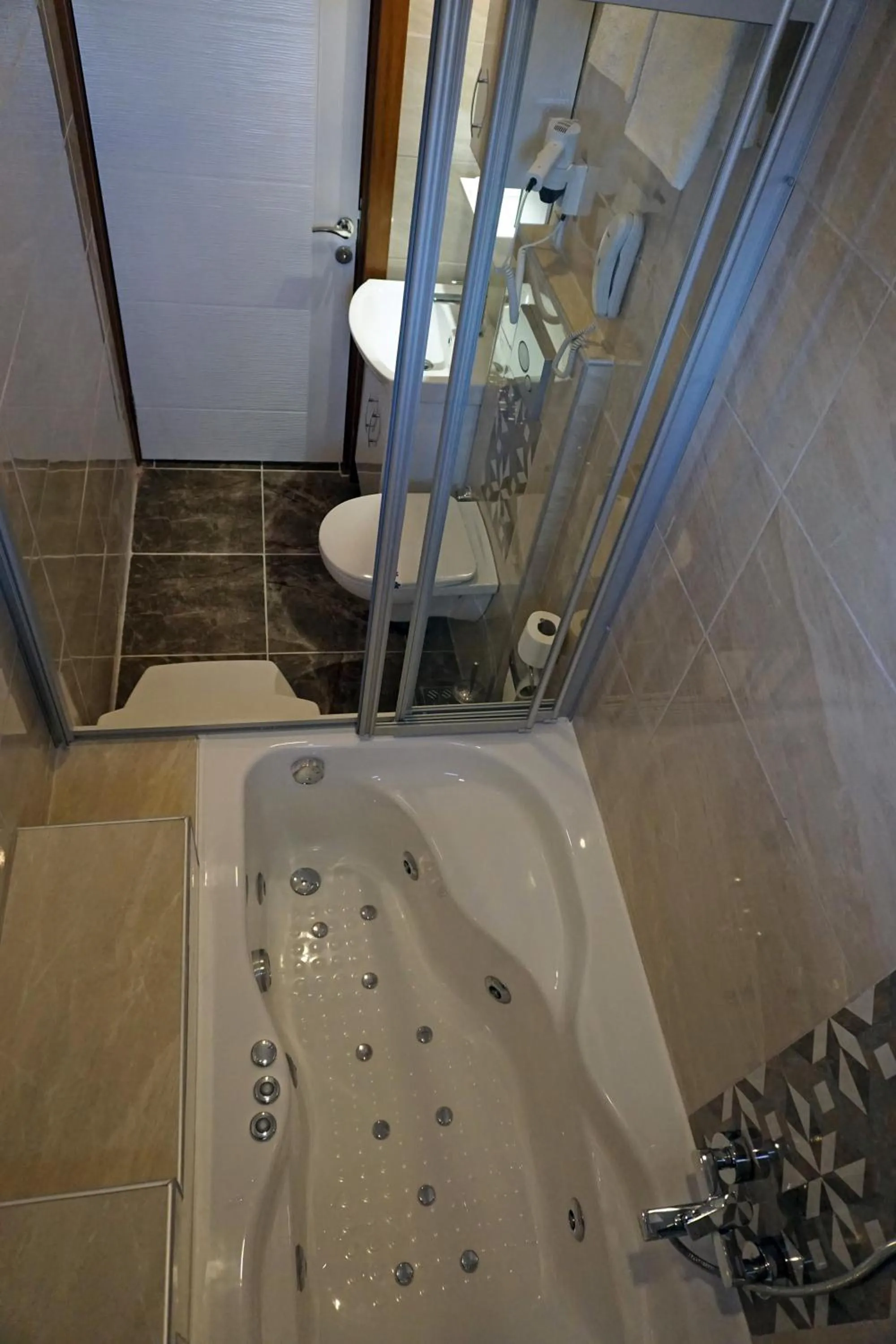 Nearby landmark in Aqua Boss Hotel