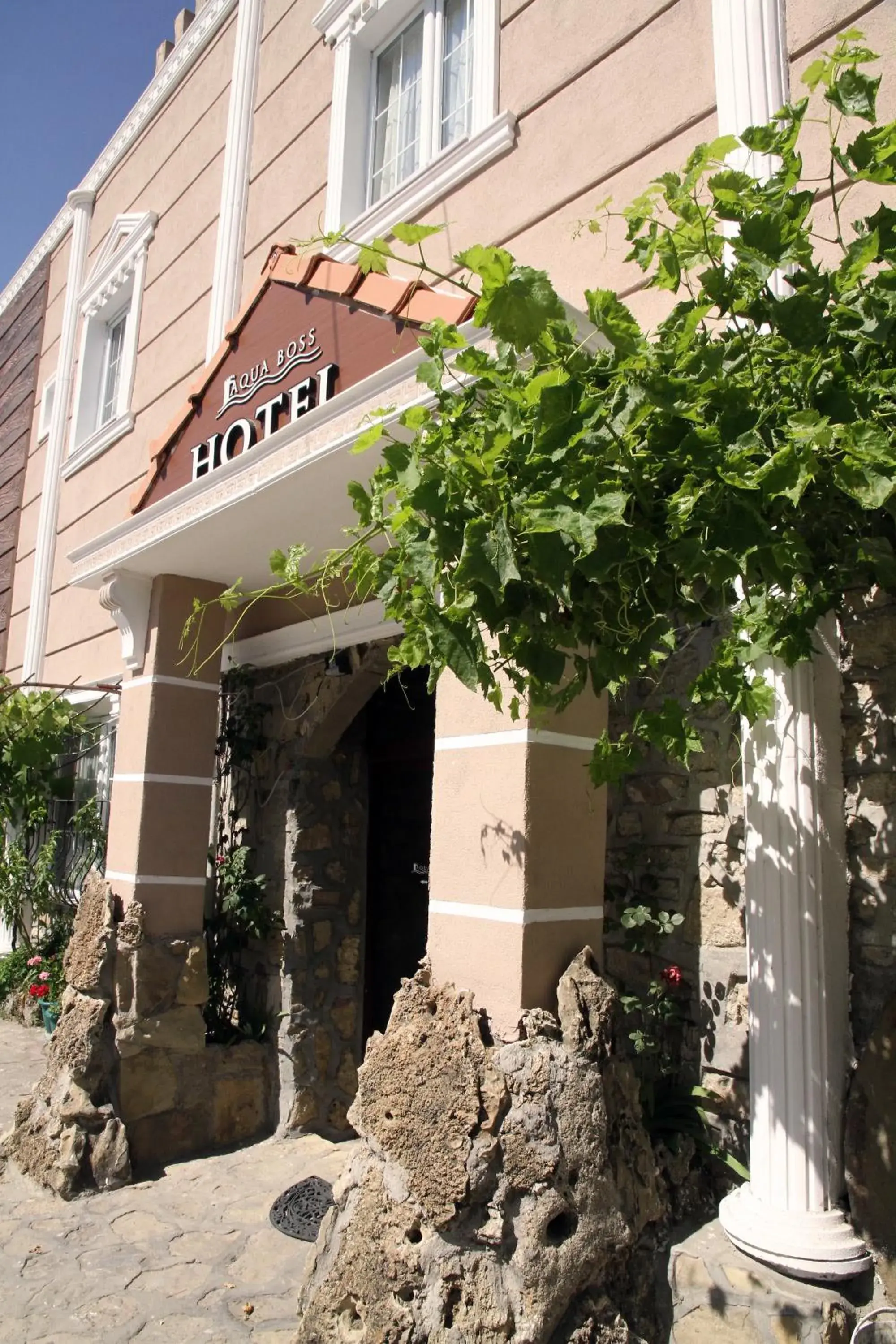 Facade/entrance in Aqua Boss Hotel Facade/entrance in Aqua Boss Hotel