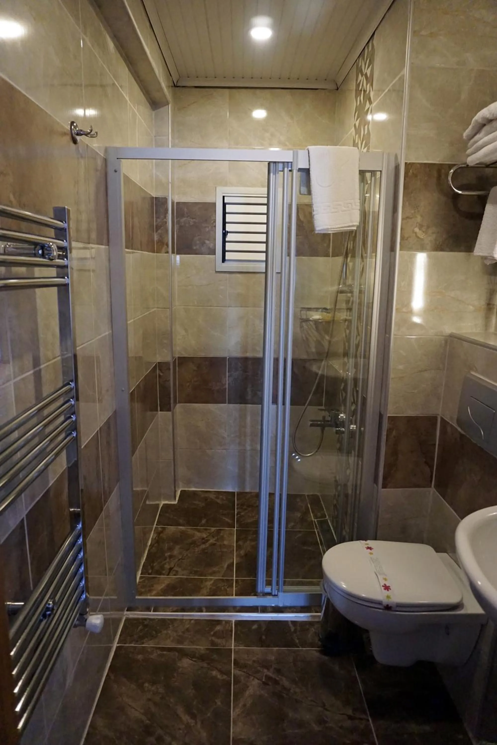 Shower in Aqua Boss Hotel