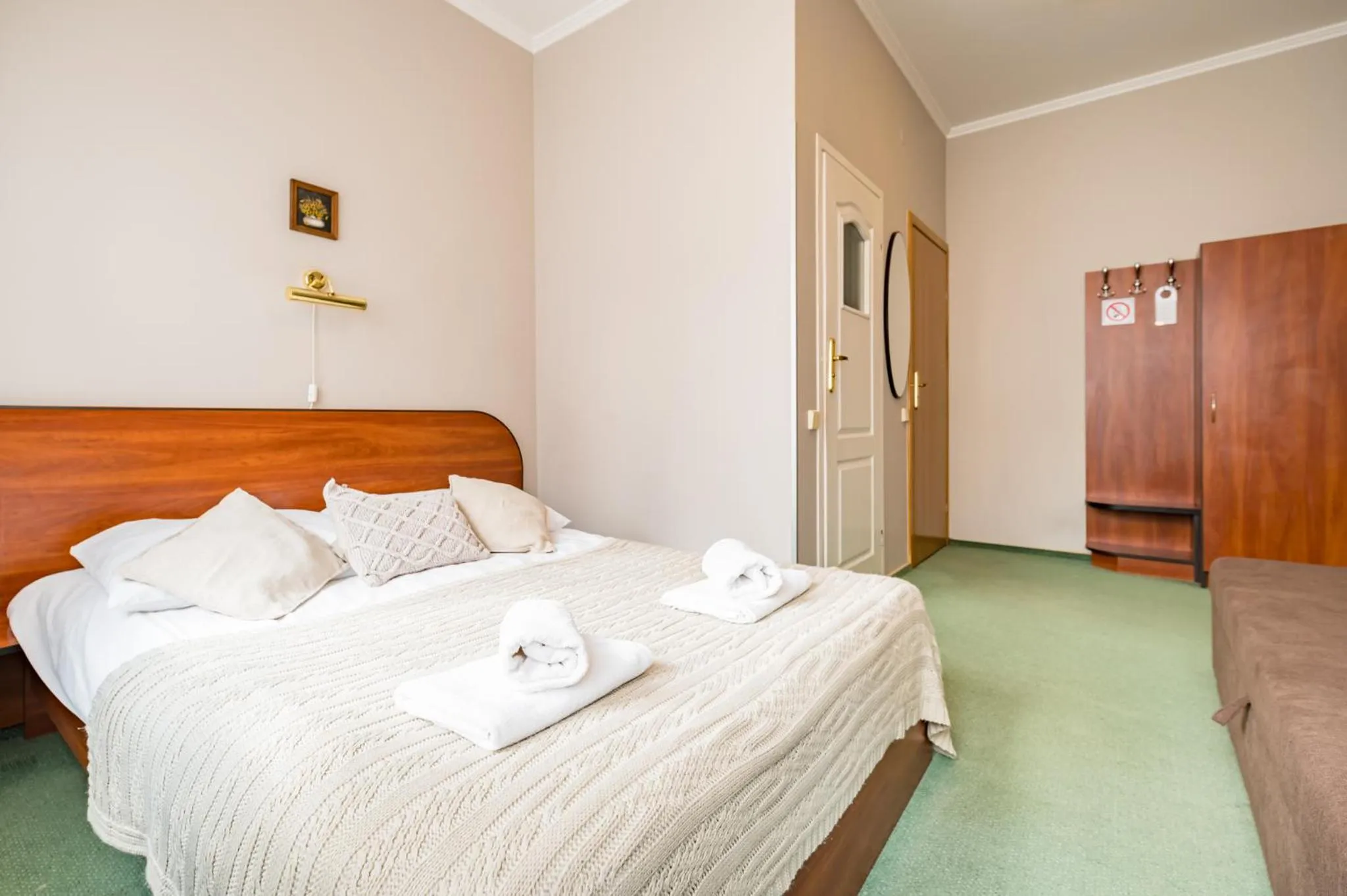 Photo of the whole room, Bed in Pod Ratuszem