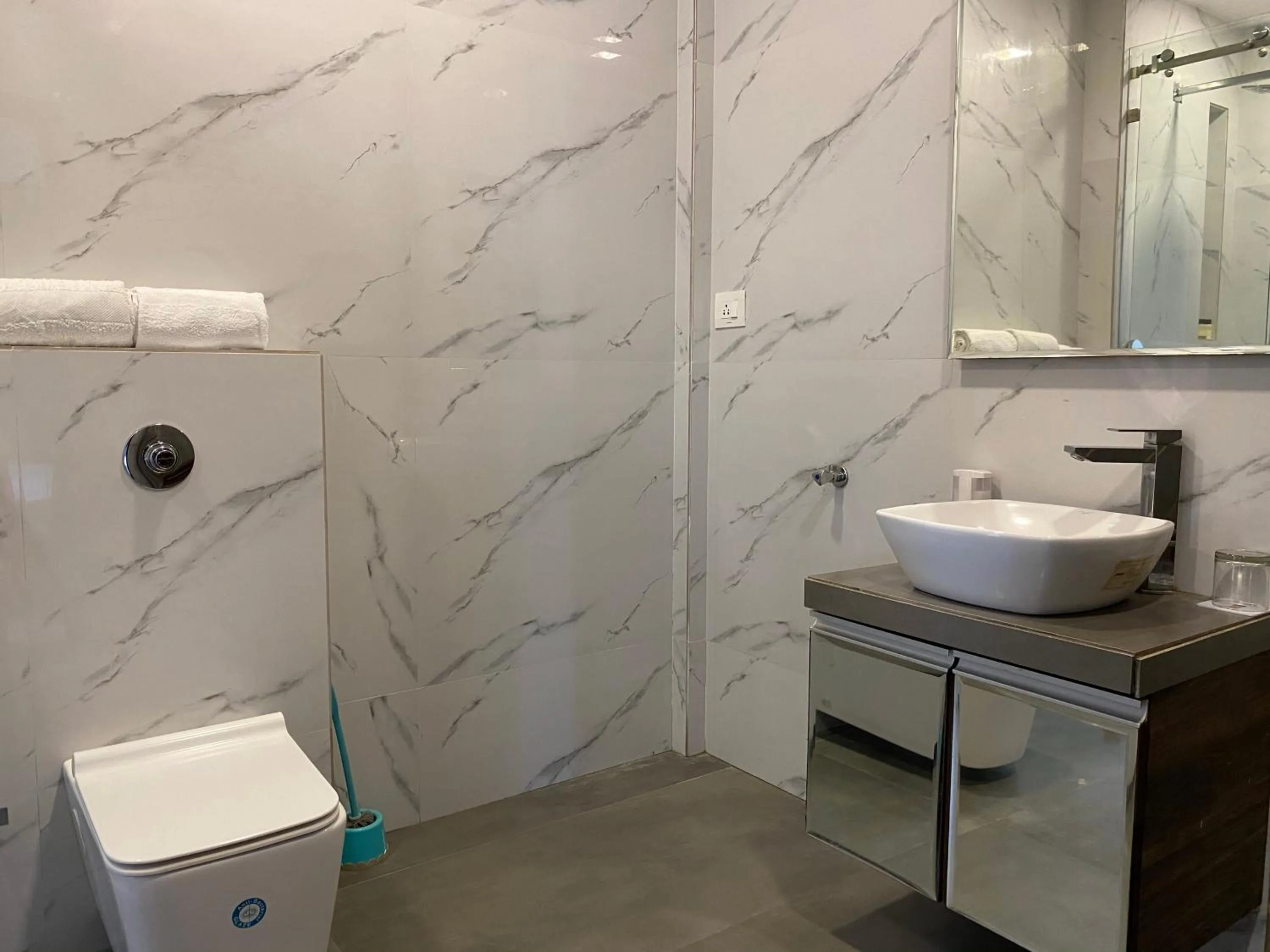 Shower in Theory9 Premium Service Apartments Khar