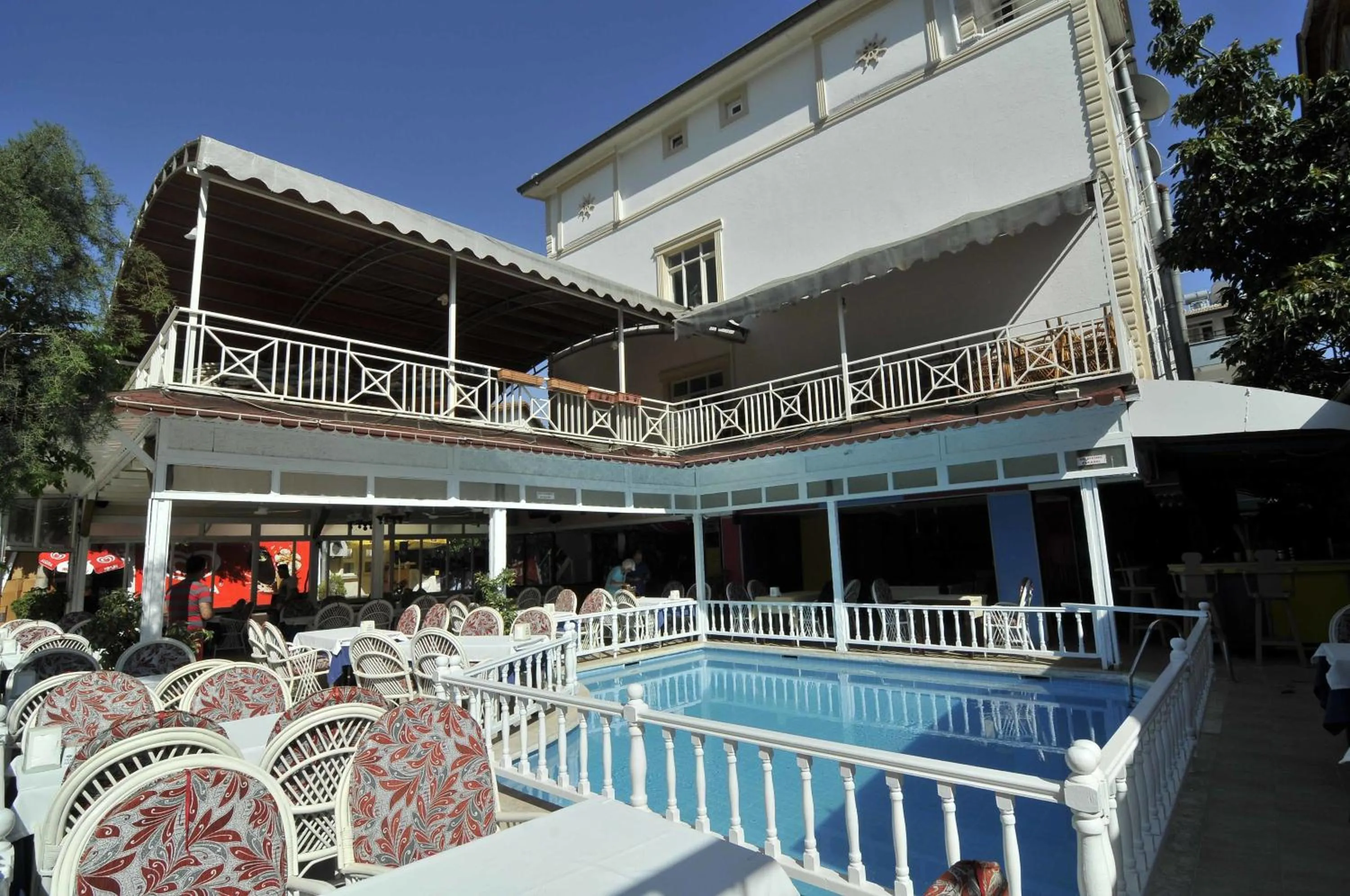 Sun Kiss Hotel
