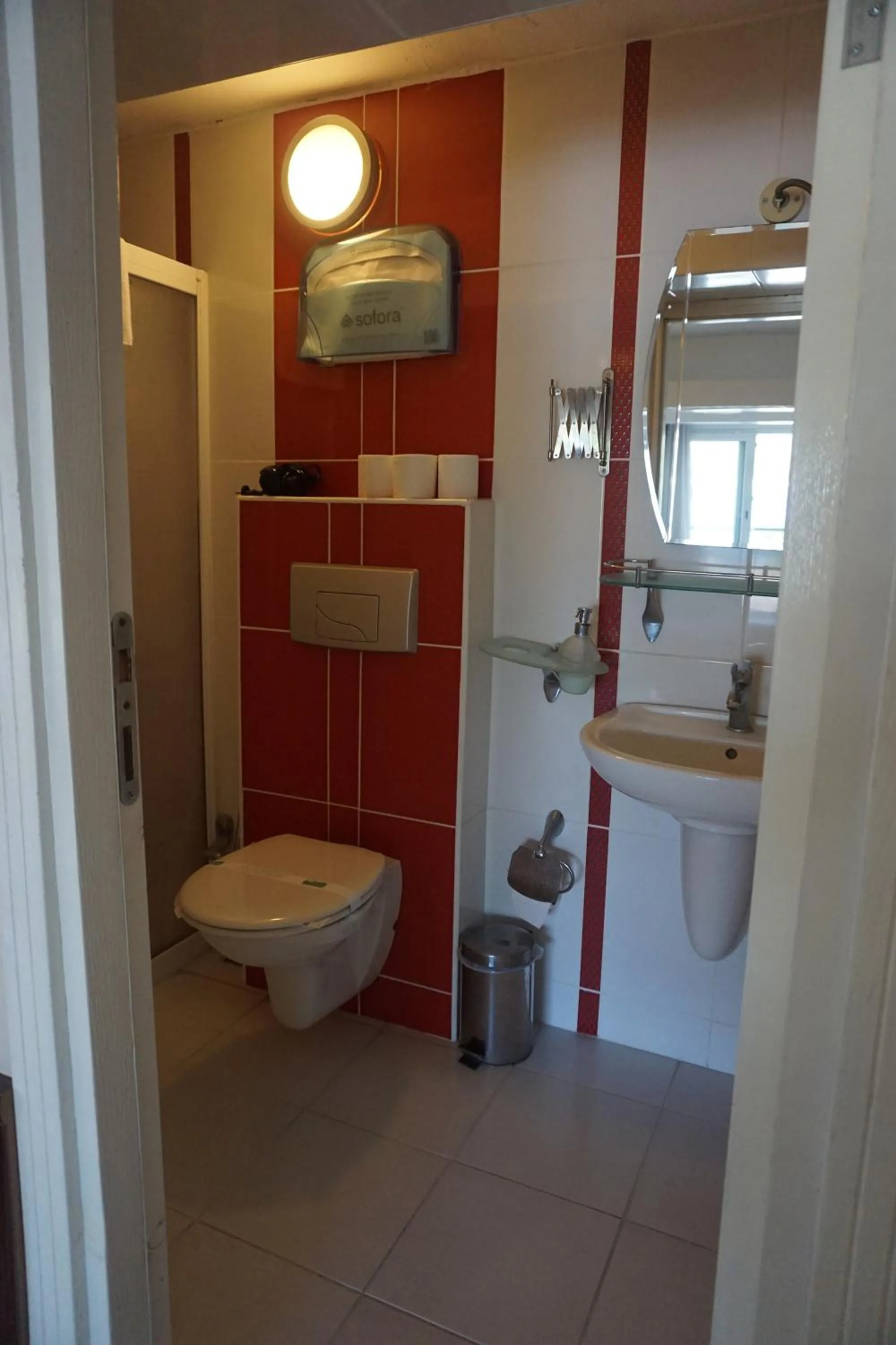 Shower in Boss Hotel