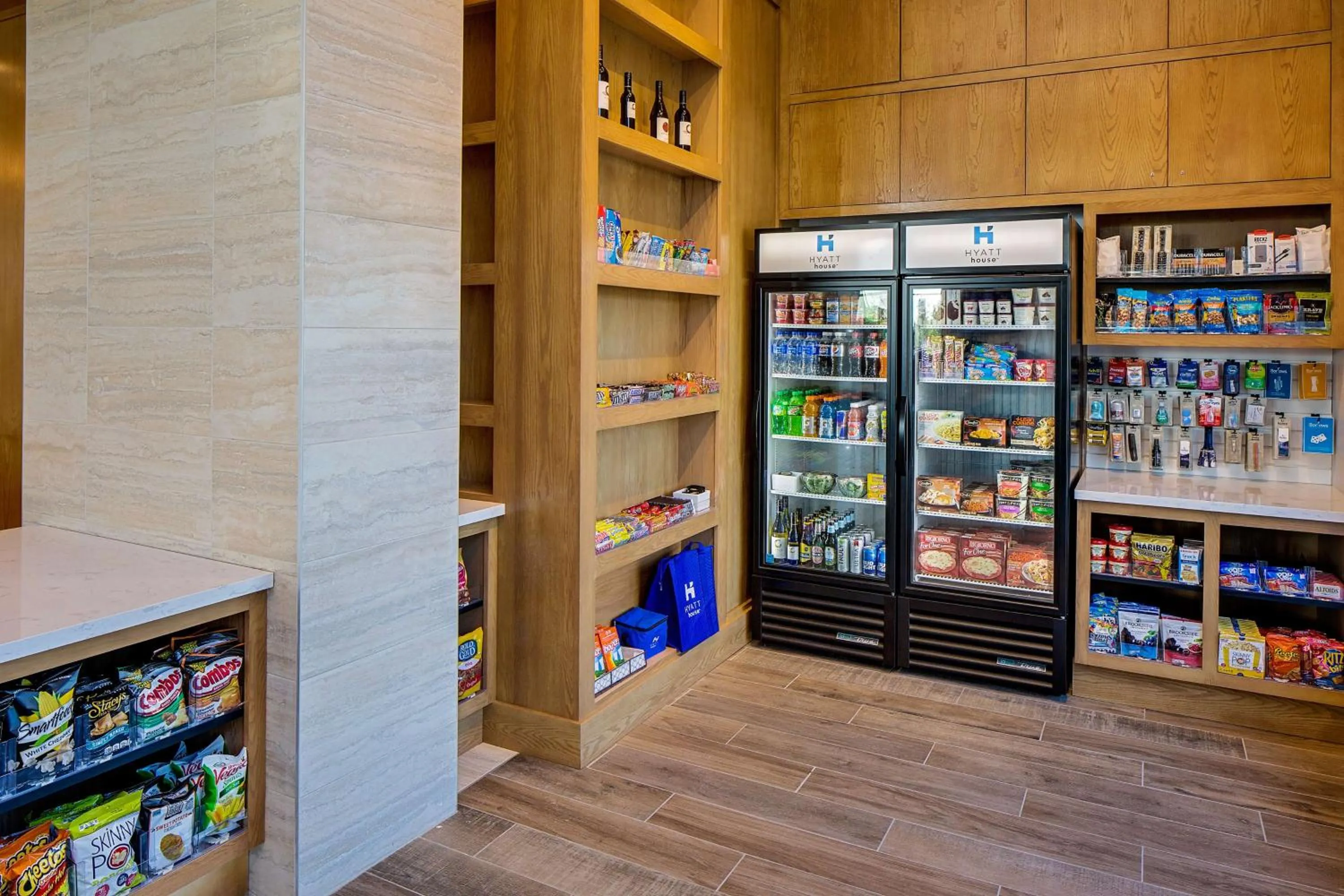 Restaurant/places to eat in Hyatt House across from Universal Orlando Resort