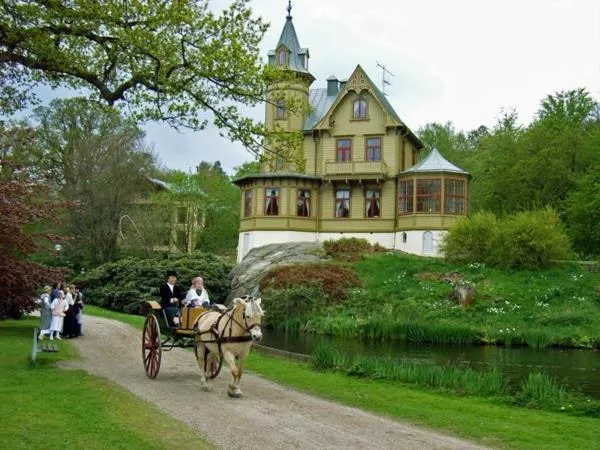 Property building in Café Mandeltårtan B&B VillaFloraViola