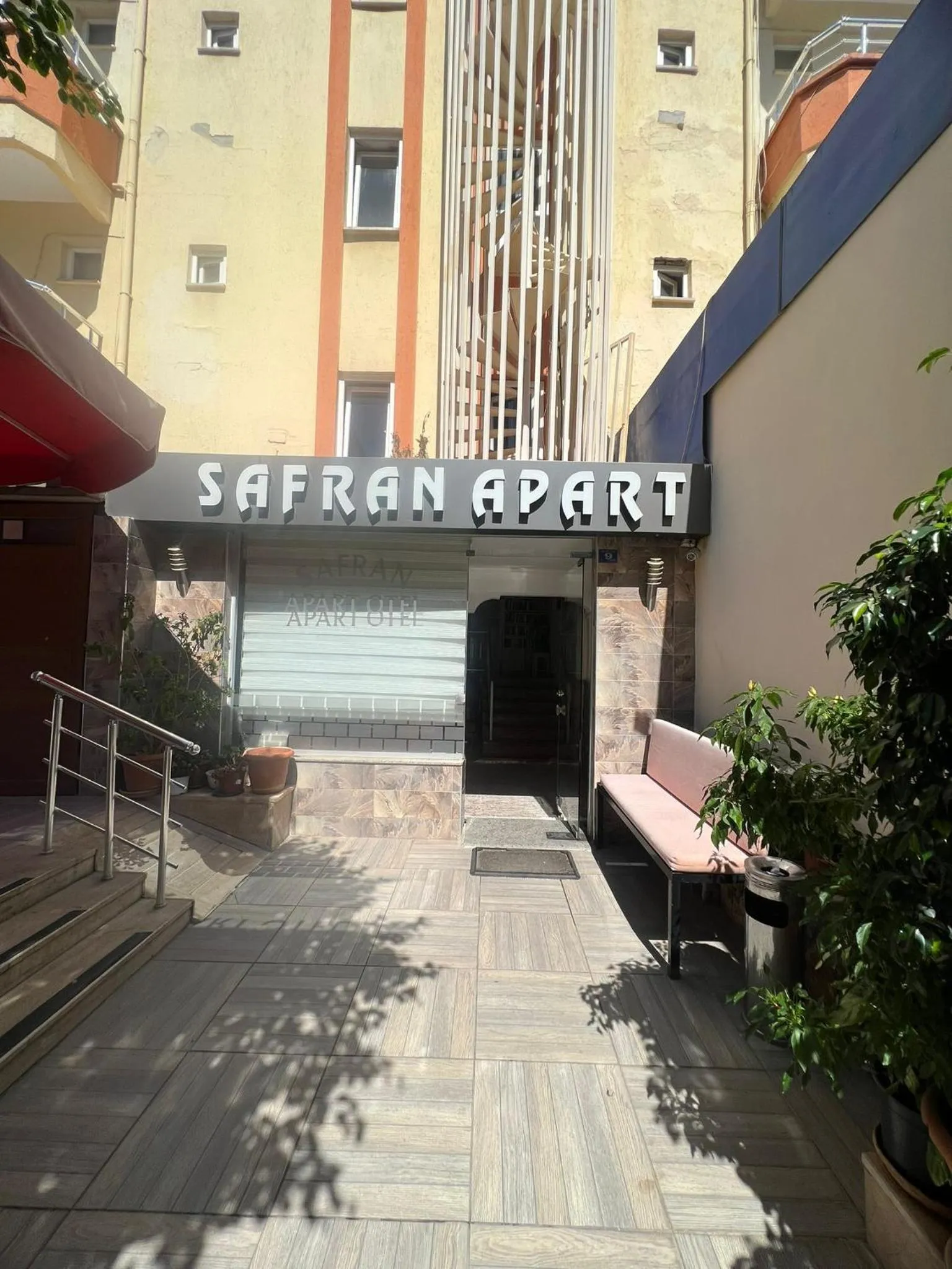 Facade/entrance in Safran Apart Hotel