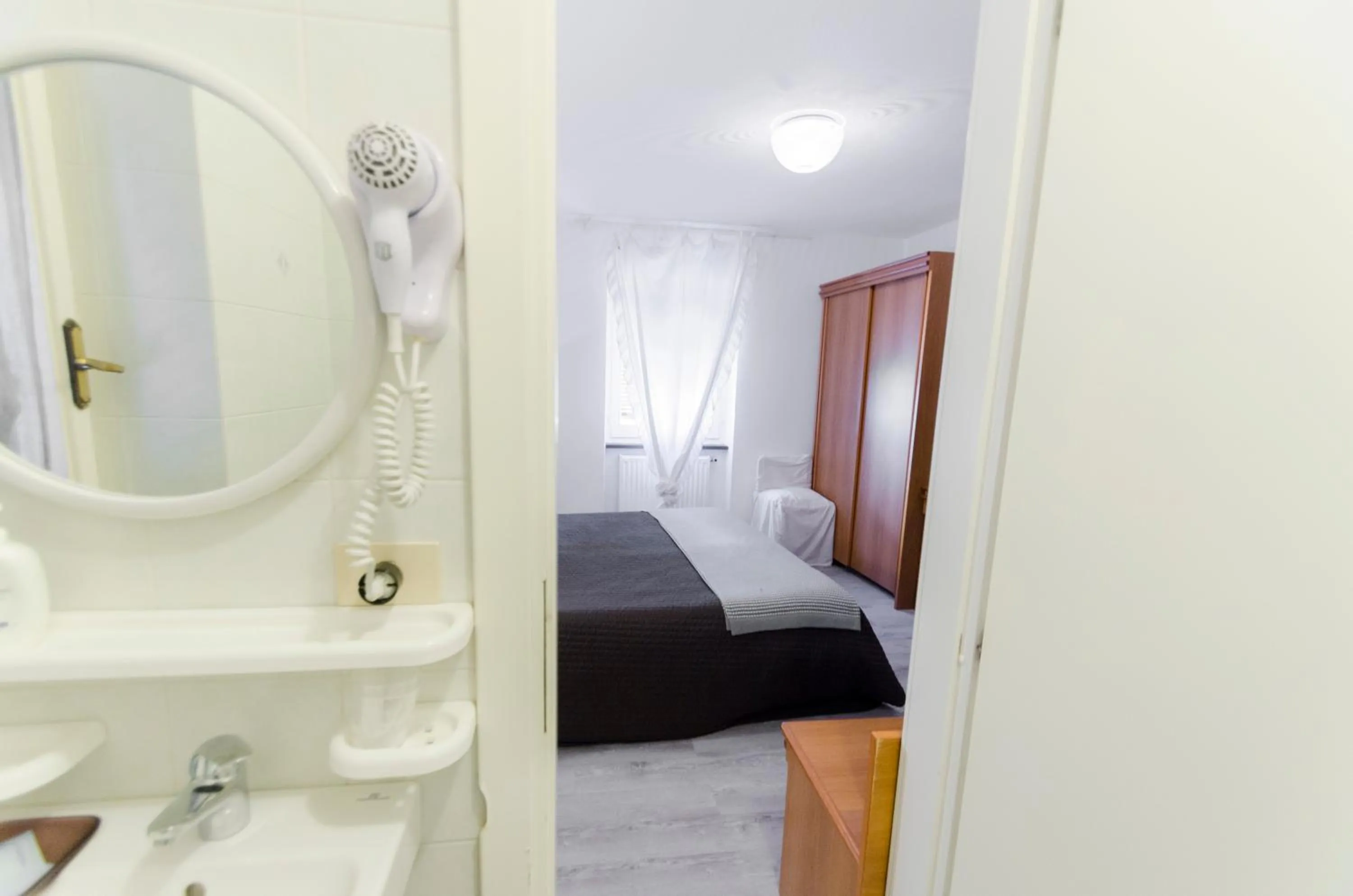 Photo of the whole room, Bed in Albergo La Veranda