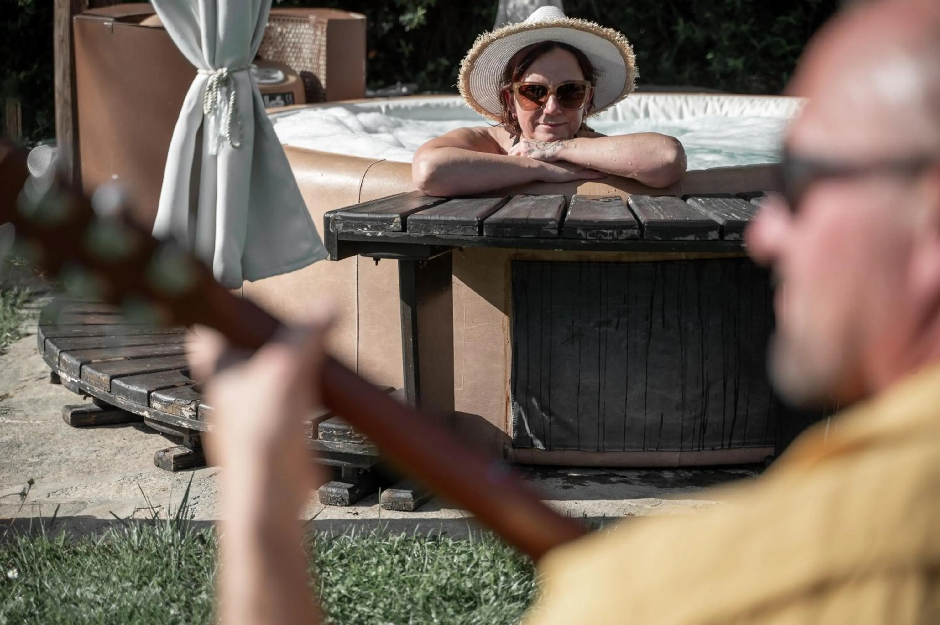 Swimming pool in Baita Naturas con piscina idromassaggio calda, privata e gratuita