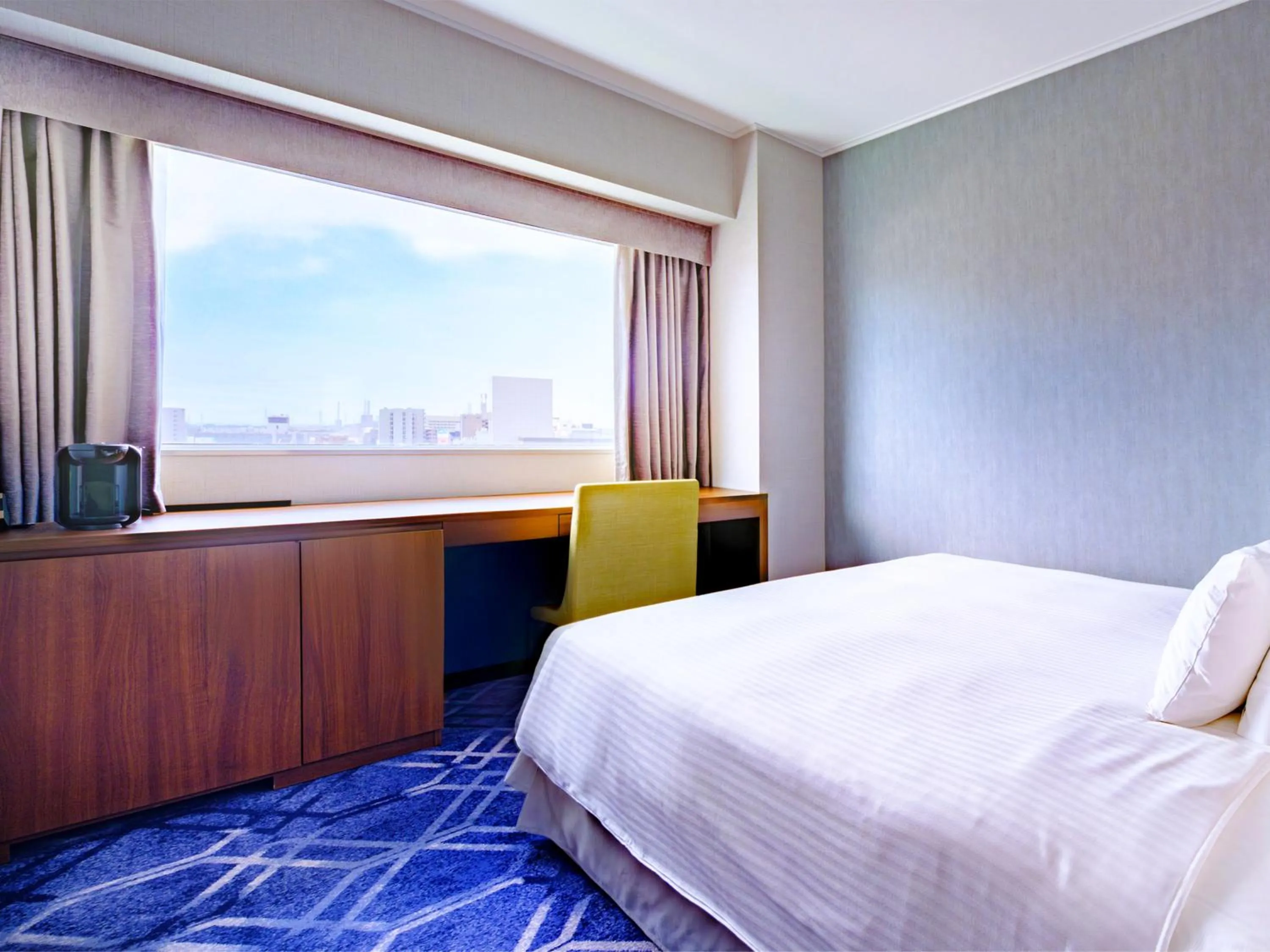 View (from property/room), Bed in Hotel Nikko Himeji