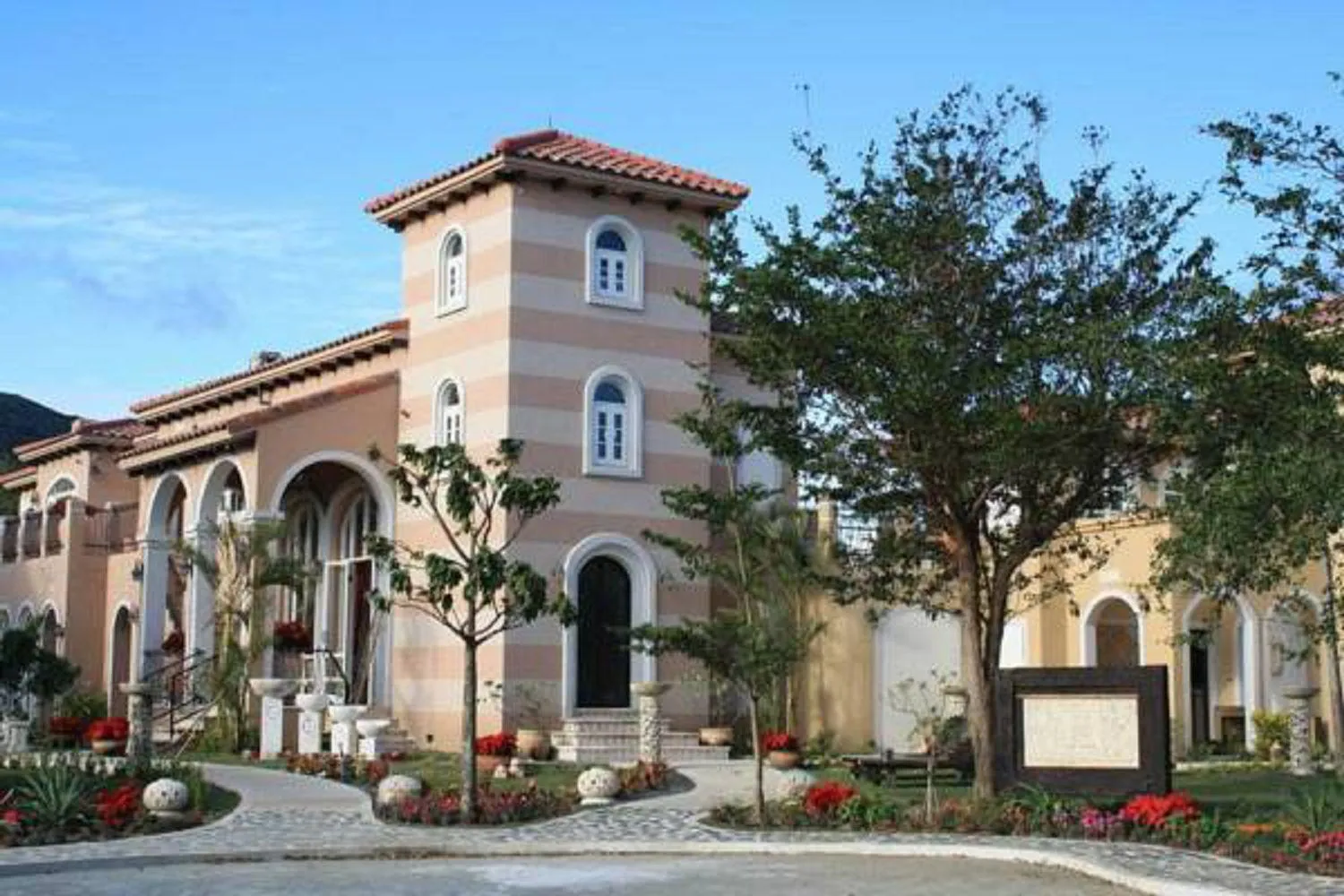 Facade/entrance in My Chateau Resort