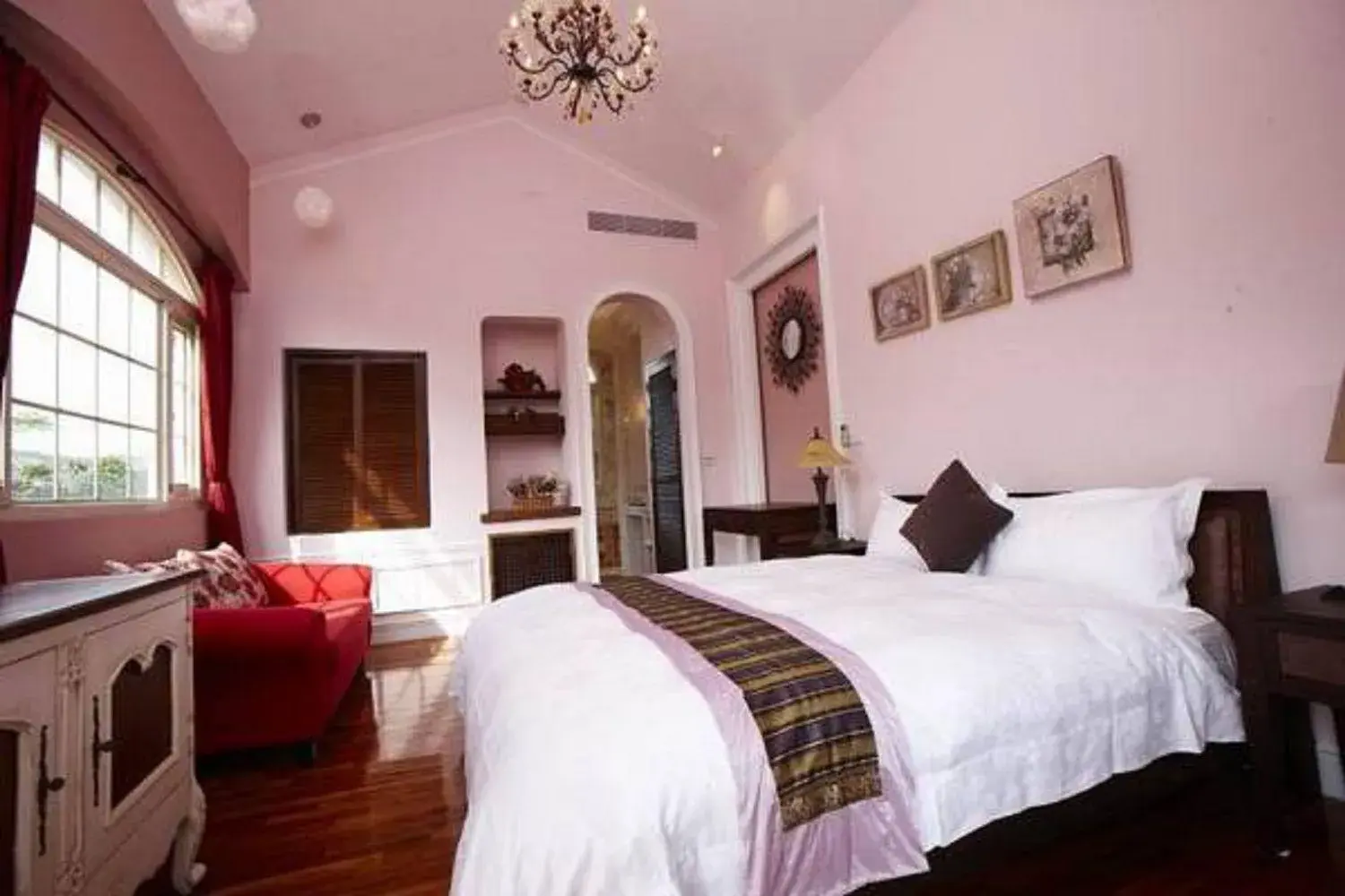 Decorative detail, Bed in My Chateau Resort Decorative detail, Bed in My Chateau Resort