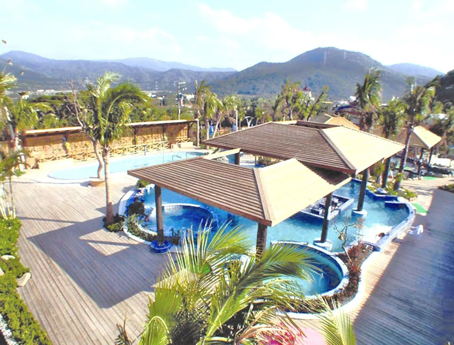 Swimming pool in Fennel Resort