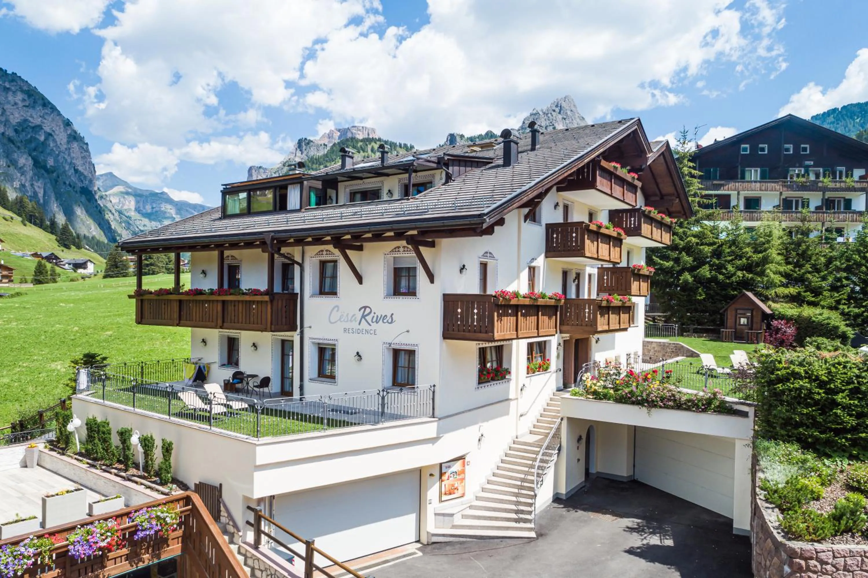 Summer in Residence Cesa Rives