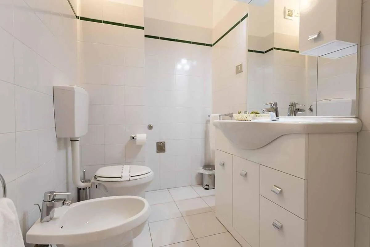 Shower in Residenza Pierre & Vacances Luni Mare