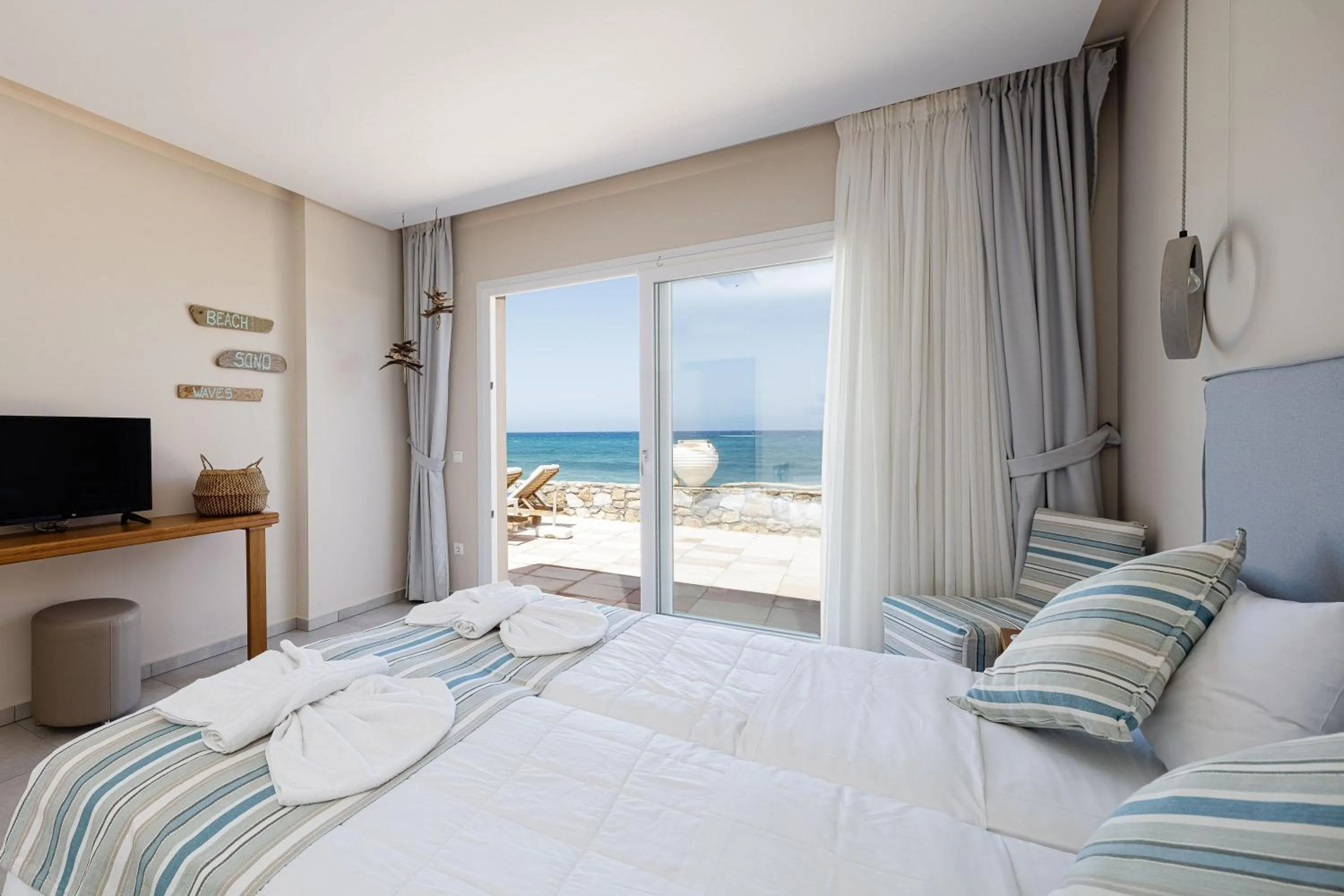 TV and multimedia, Bed in Theo Star Beach Hotel