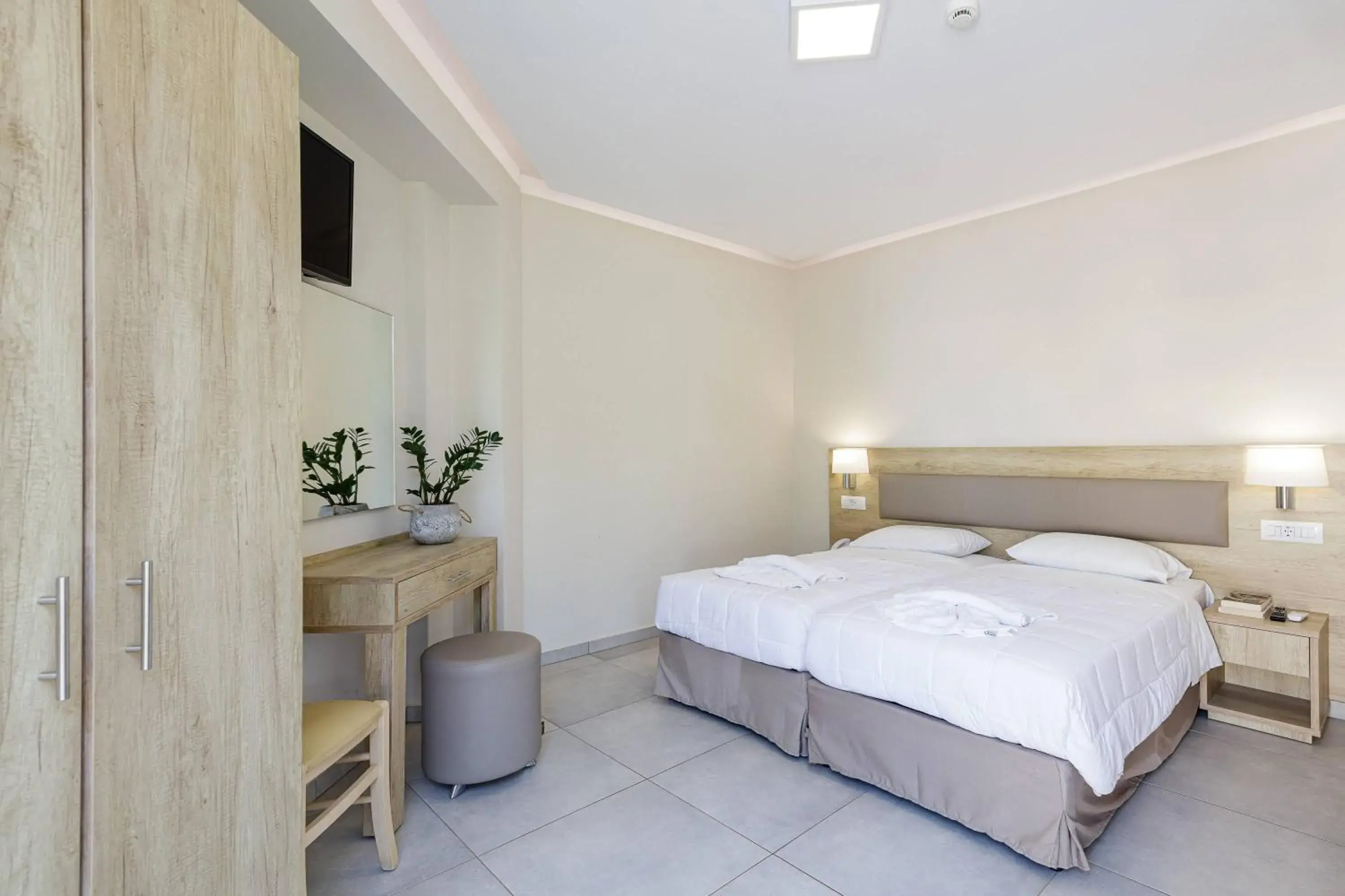 Photo of the whole room, Bed in Theo Star Beach Hotel Photo of the whole room, Bed in Theo Star Beach Hotel