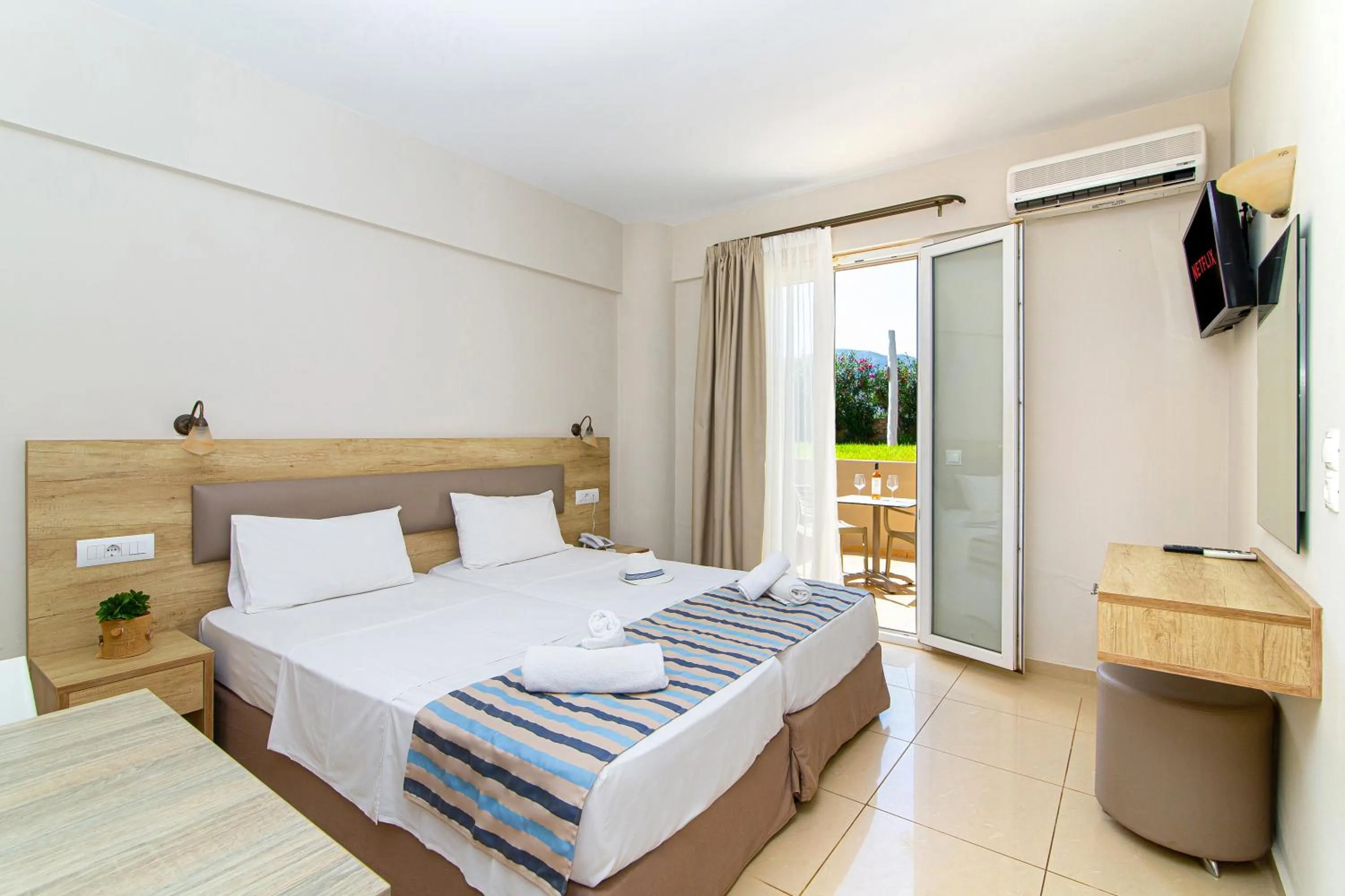 Bedroom, Bed in Theo Star Beach Hotel