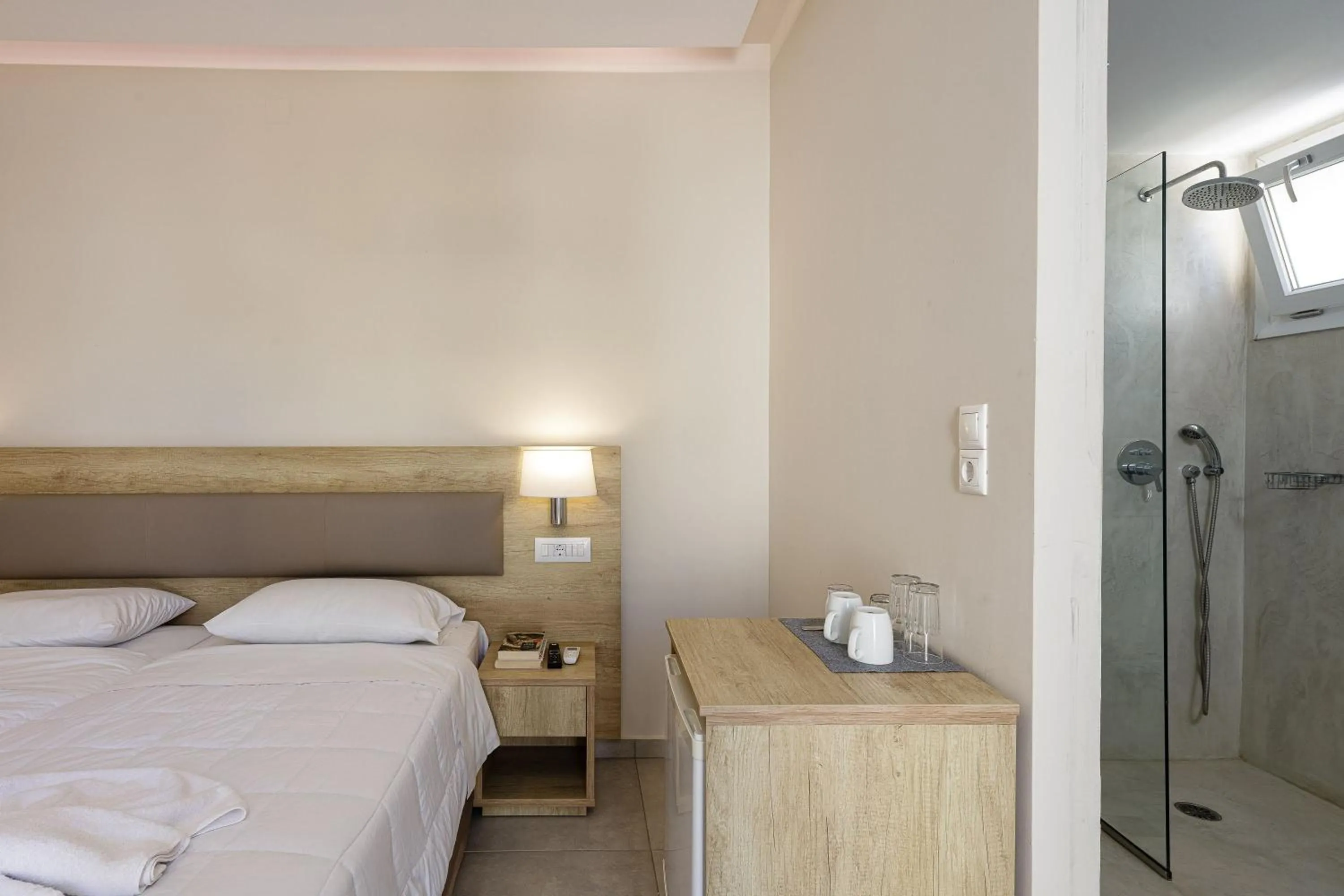 Shower, Bed in Theo Star Beach Hotel