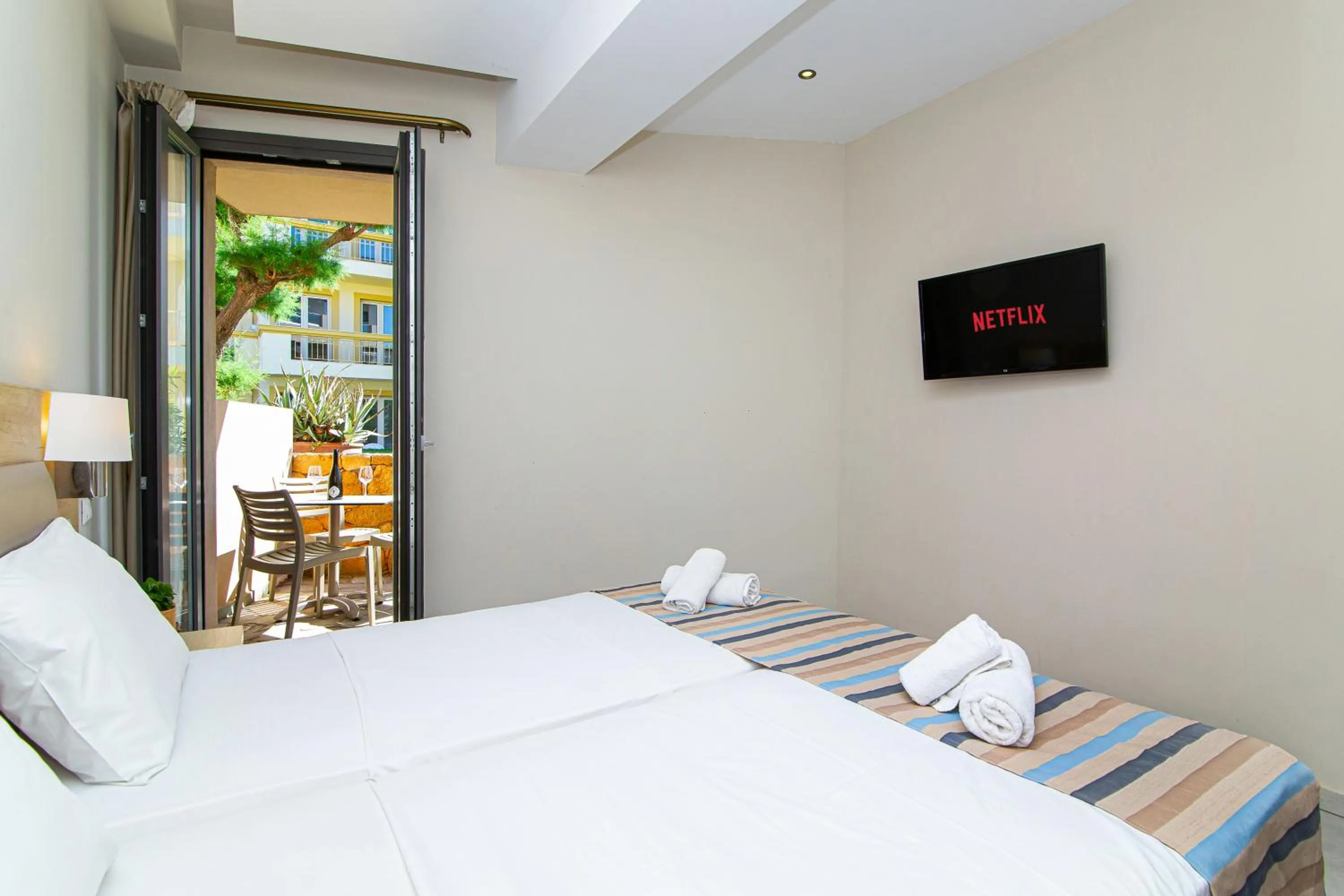 Bedroom, Bed in Theo Star Beach Hotel