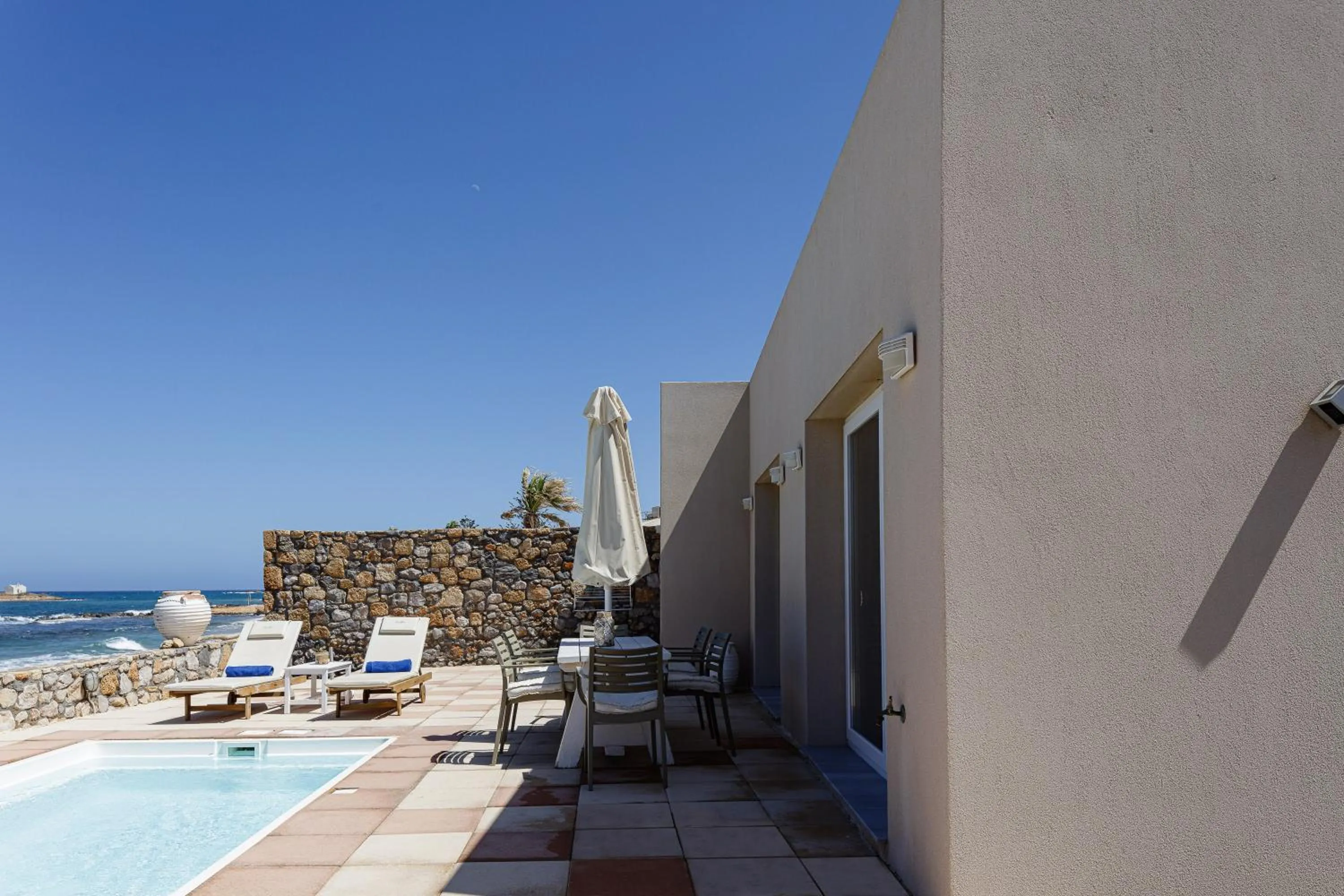 Swimming pool in Theo Star Beach Hotel