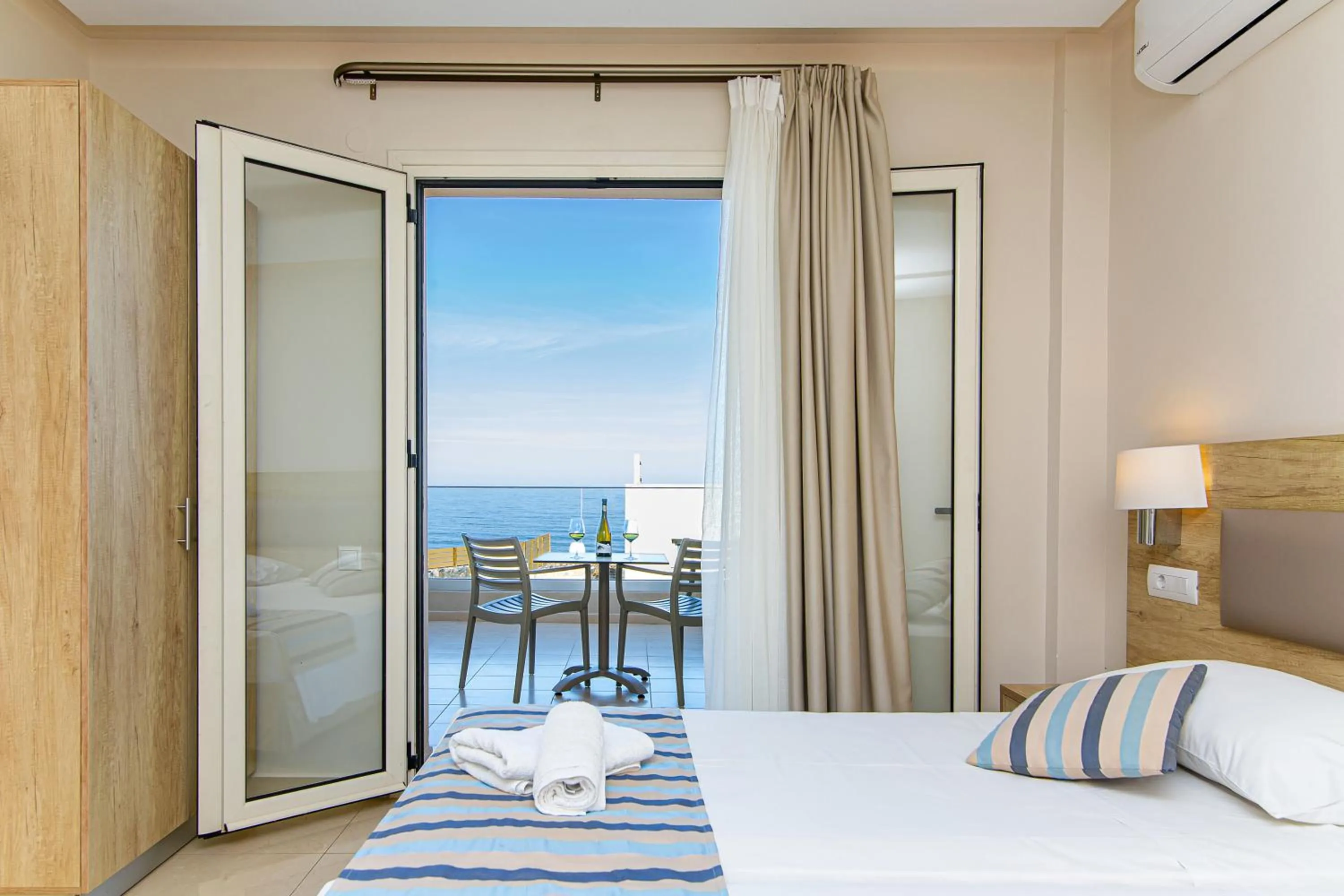 Bedroom, Bed in Theo Star Beach Hotel