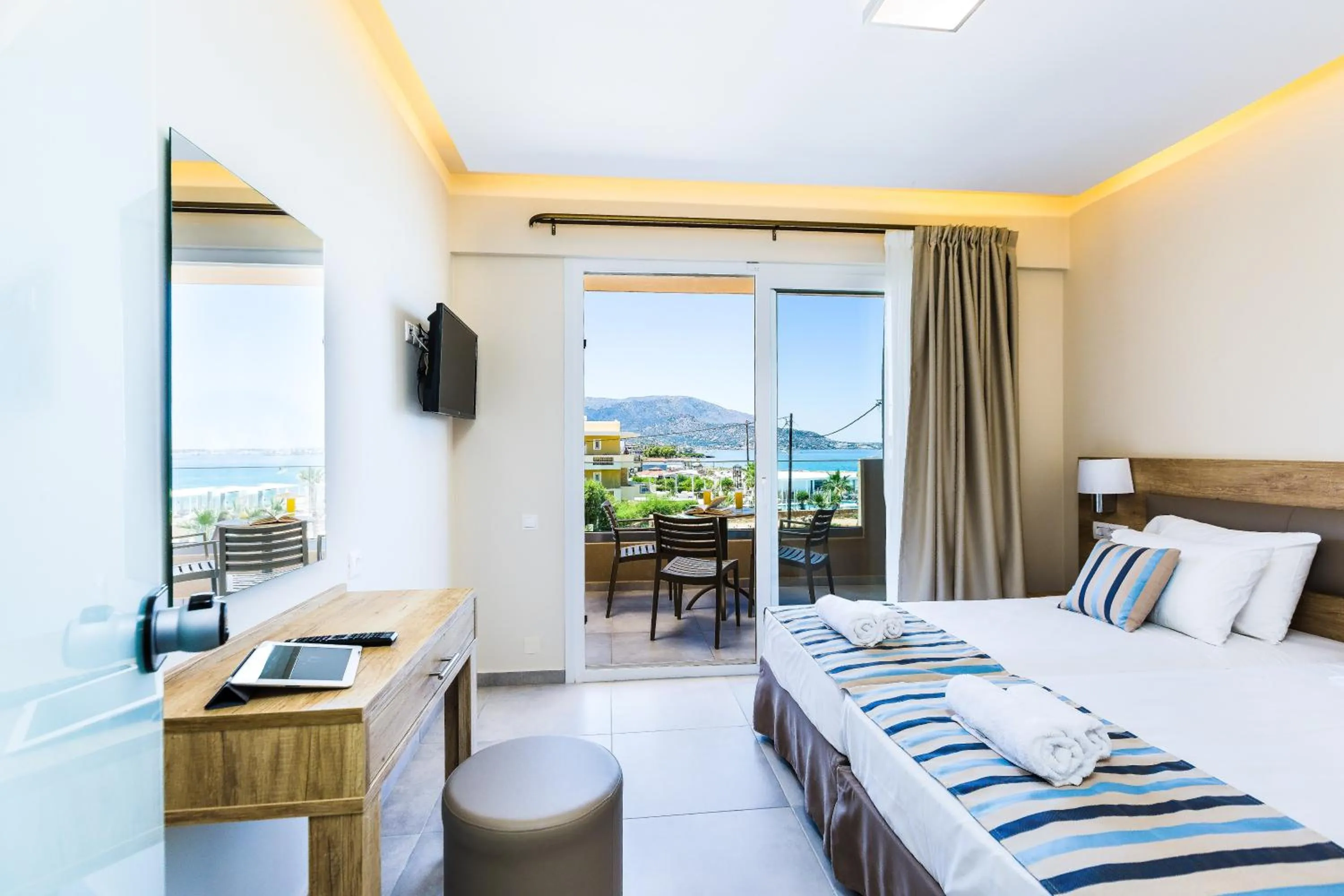 TV and multimedia, Bed in Theo Star Beach Hotel