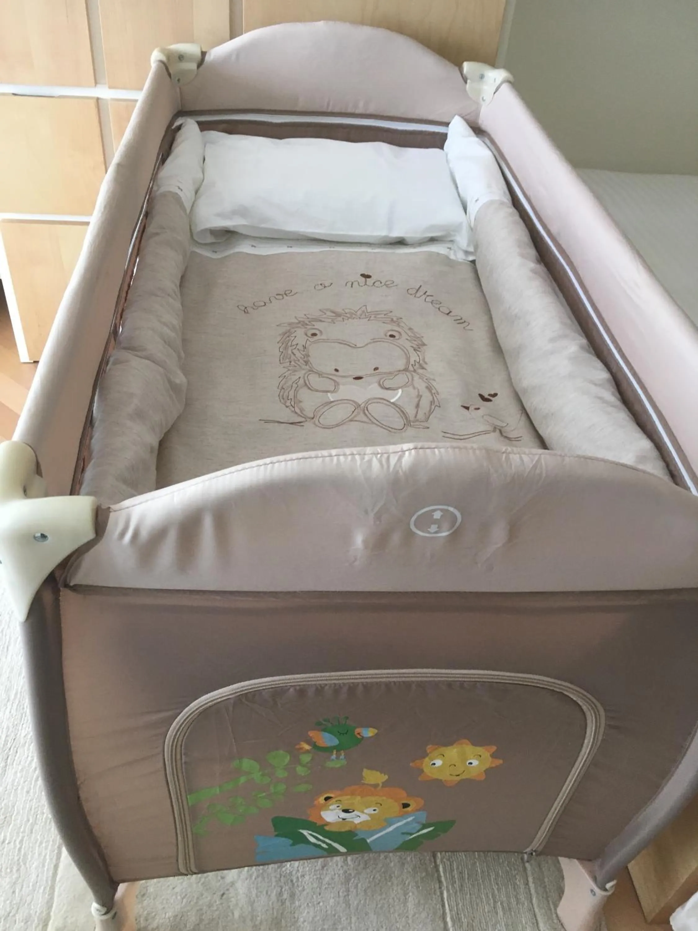 cot, Bed in Suite Ananda