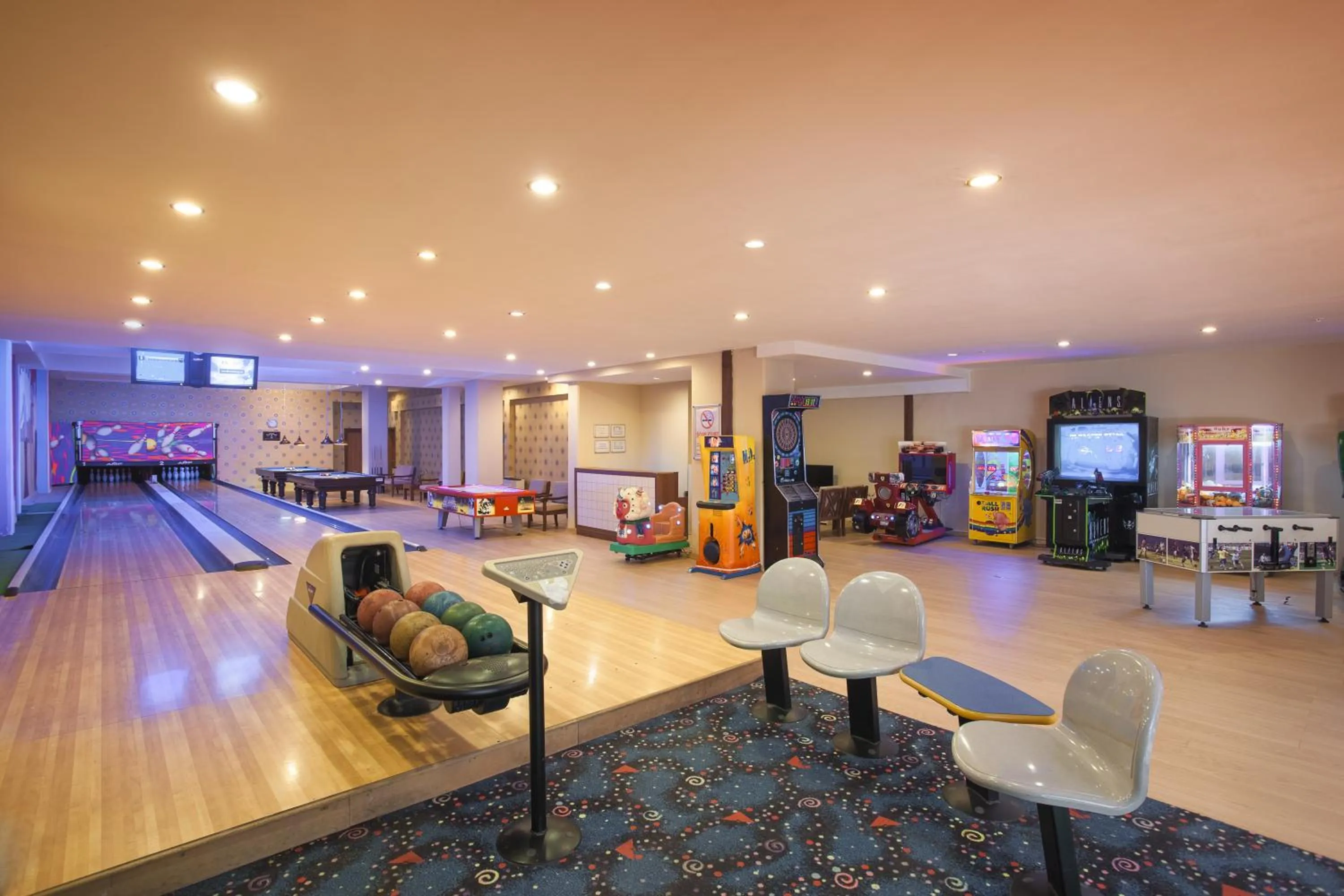 Bowling in Hotel Turan Prince - All Inclusive