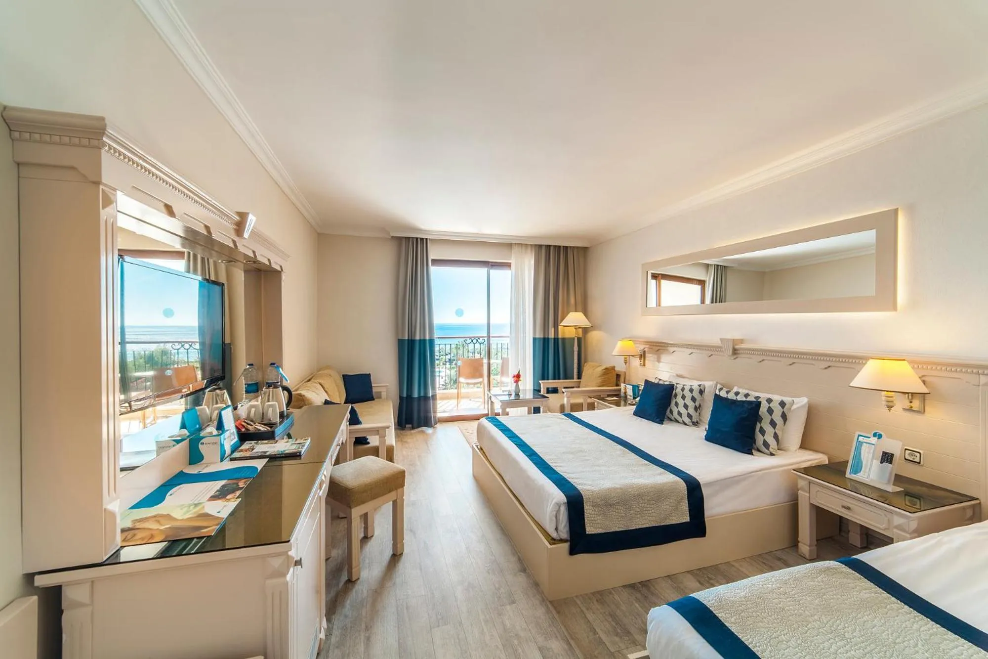 Bedroom, Bed in Hotel Turan Prince - All Inclusive