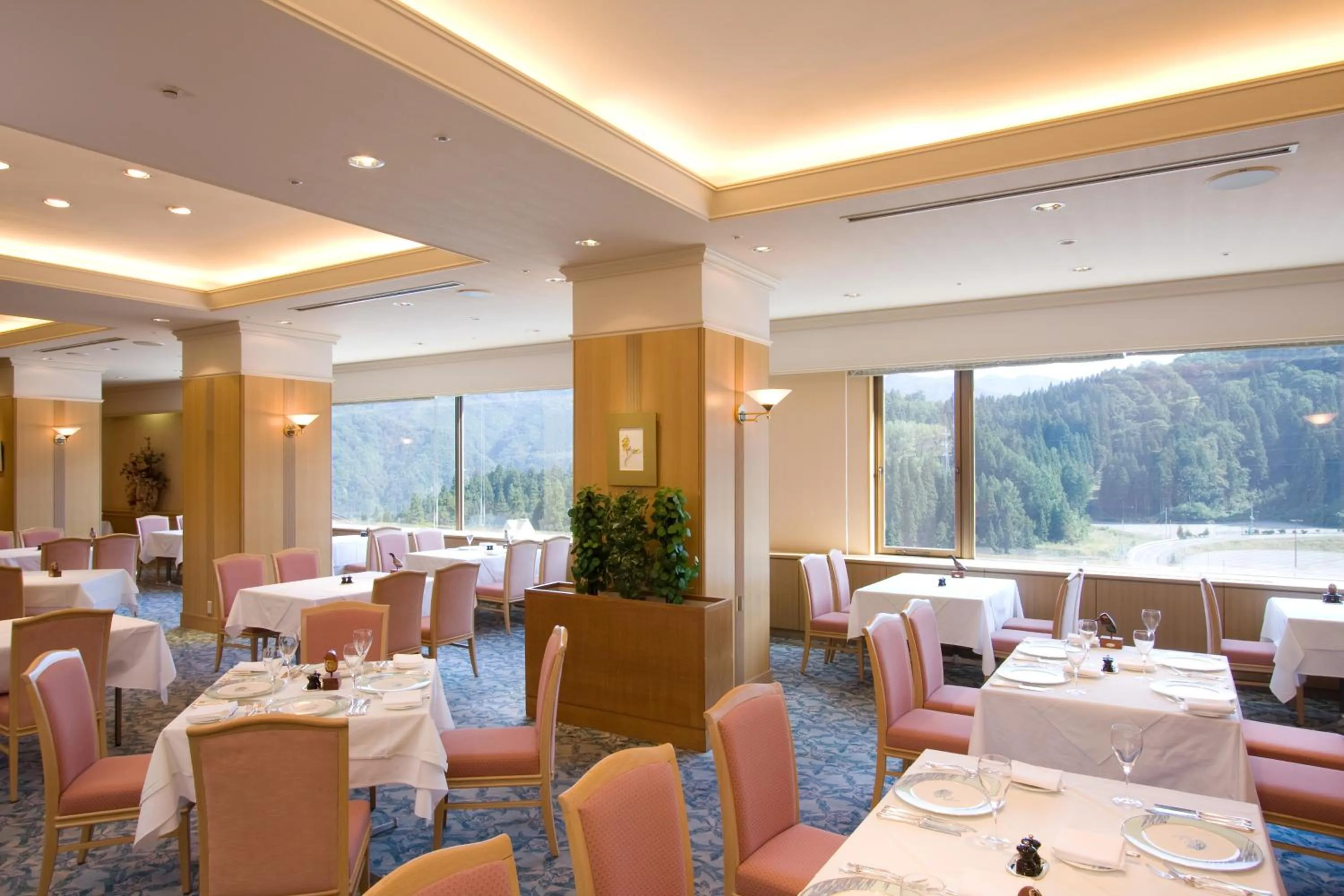 Restaurant/places to eat in NASPA New Otani