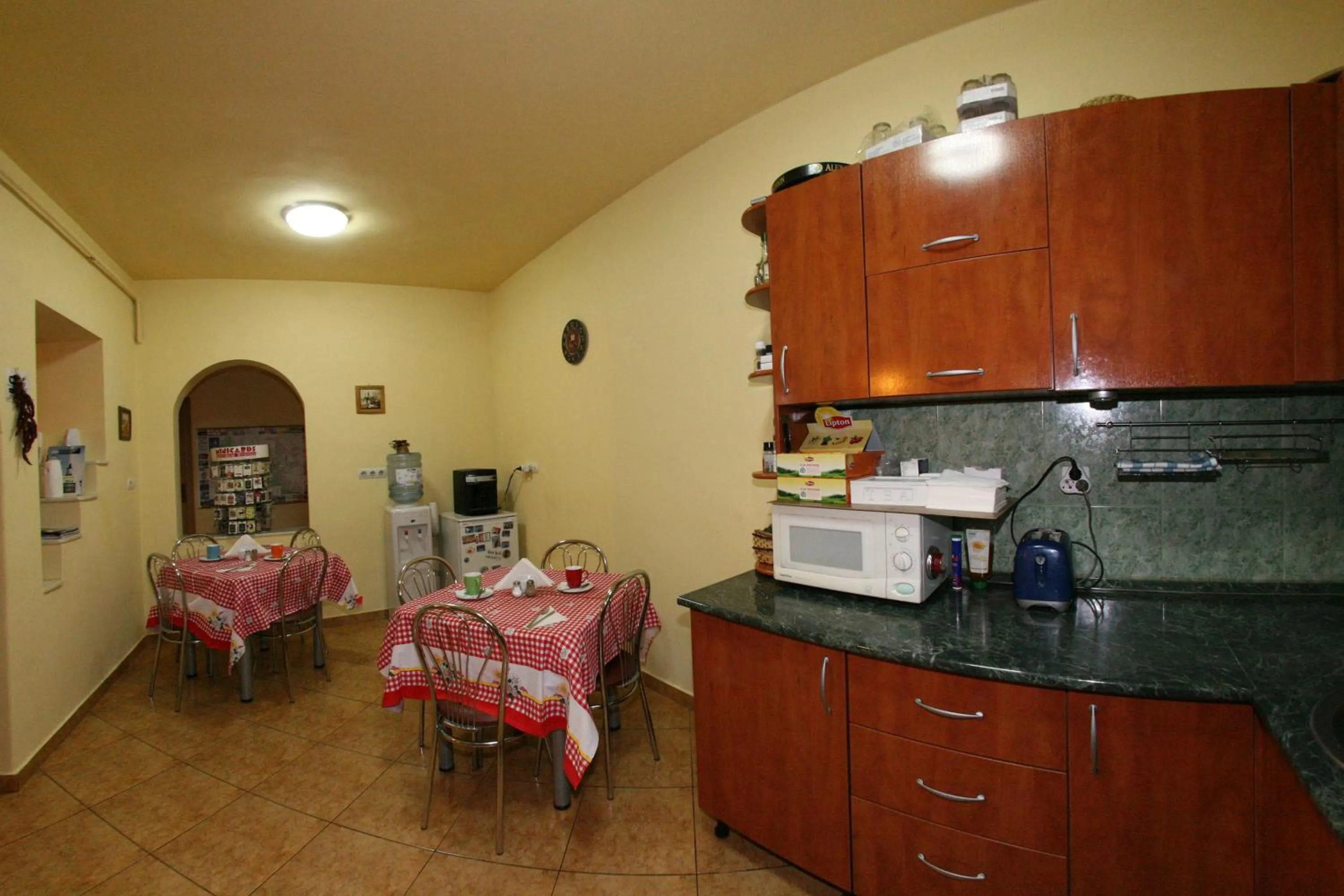 Coffee/tea facilities, Bed in Pension Casa Timar
