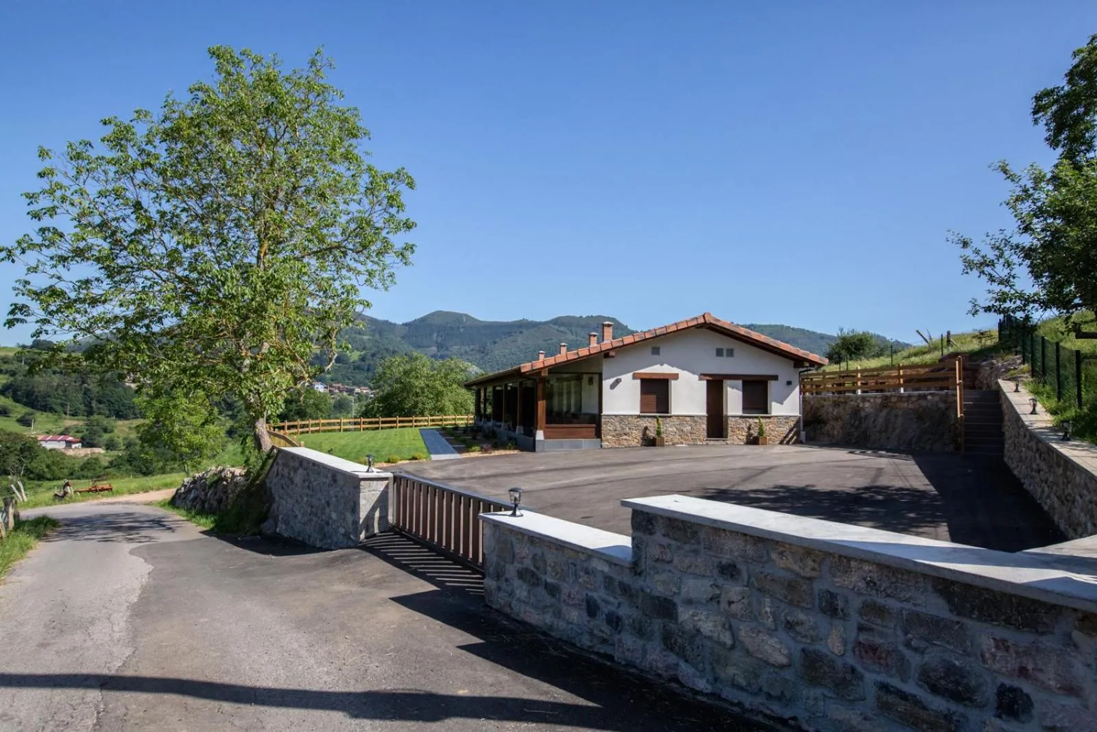Property building in Fuente El Güeyu