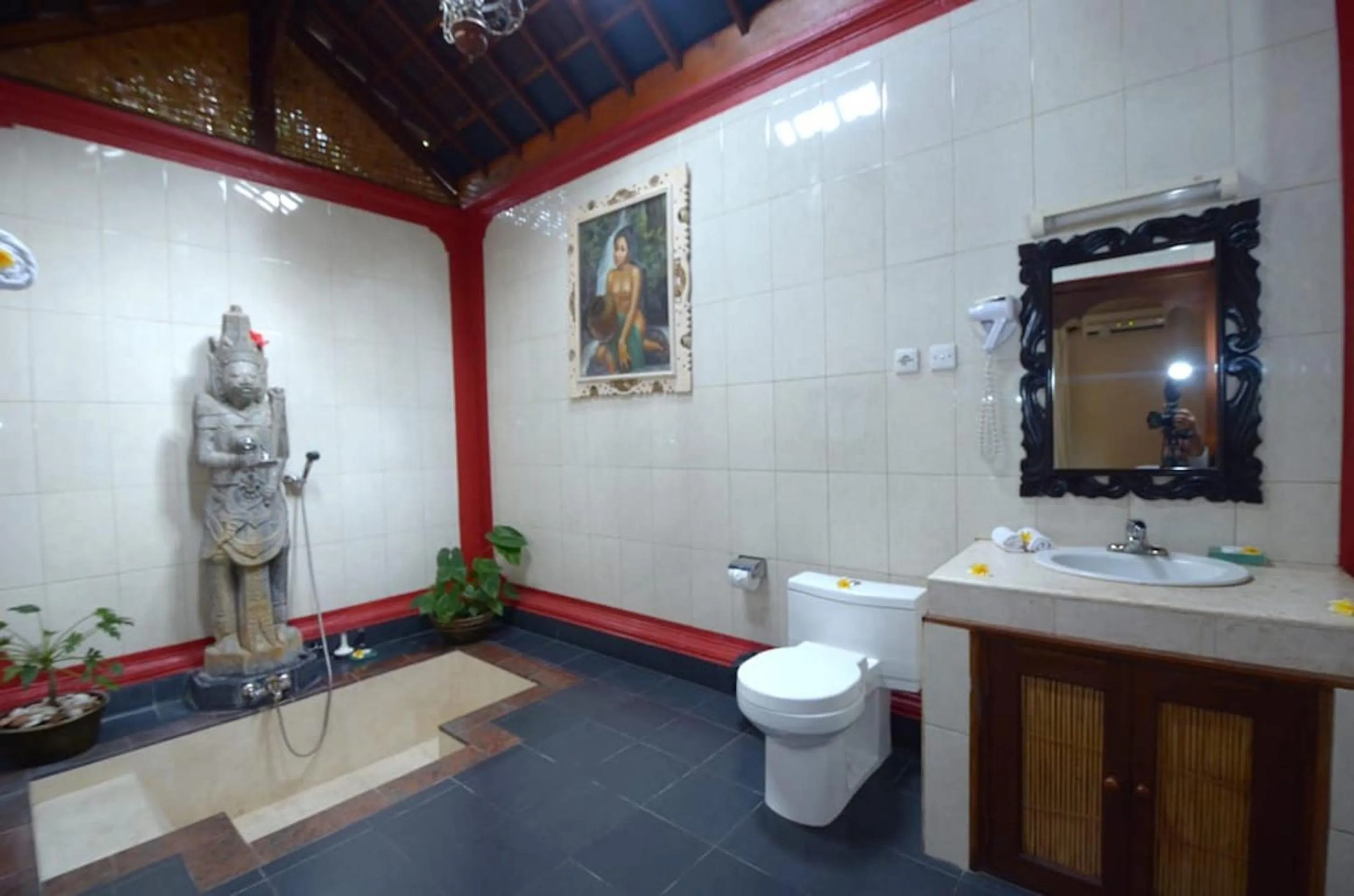 Bathroom in Tirta Ayu Hotel and Restaurant