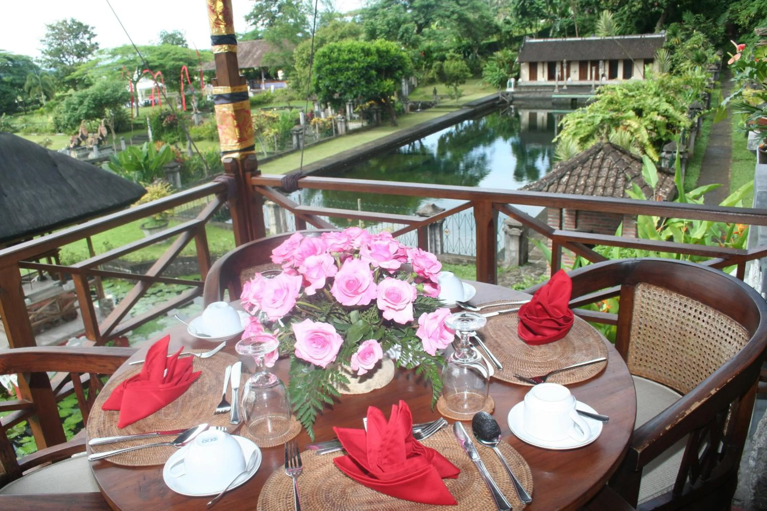Restaurant/places to eat in Tirta Ayu Hotel and Restaurant