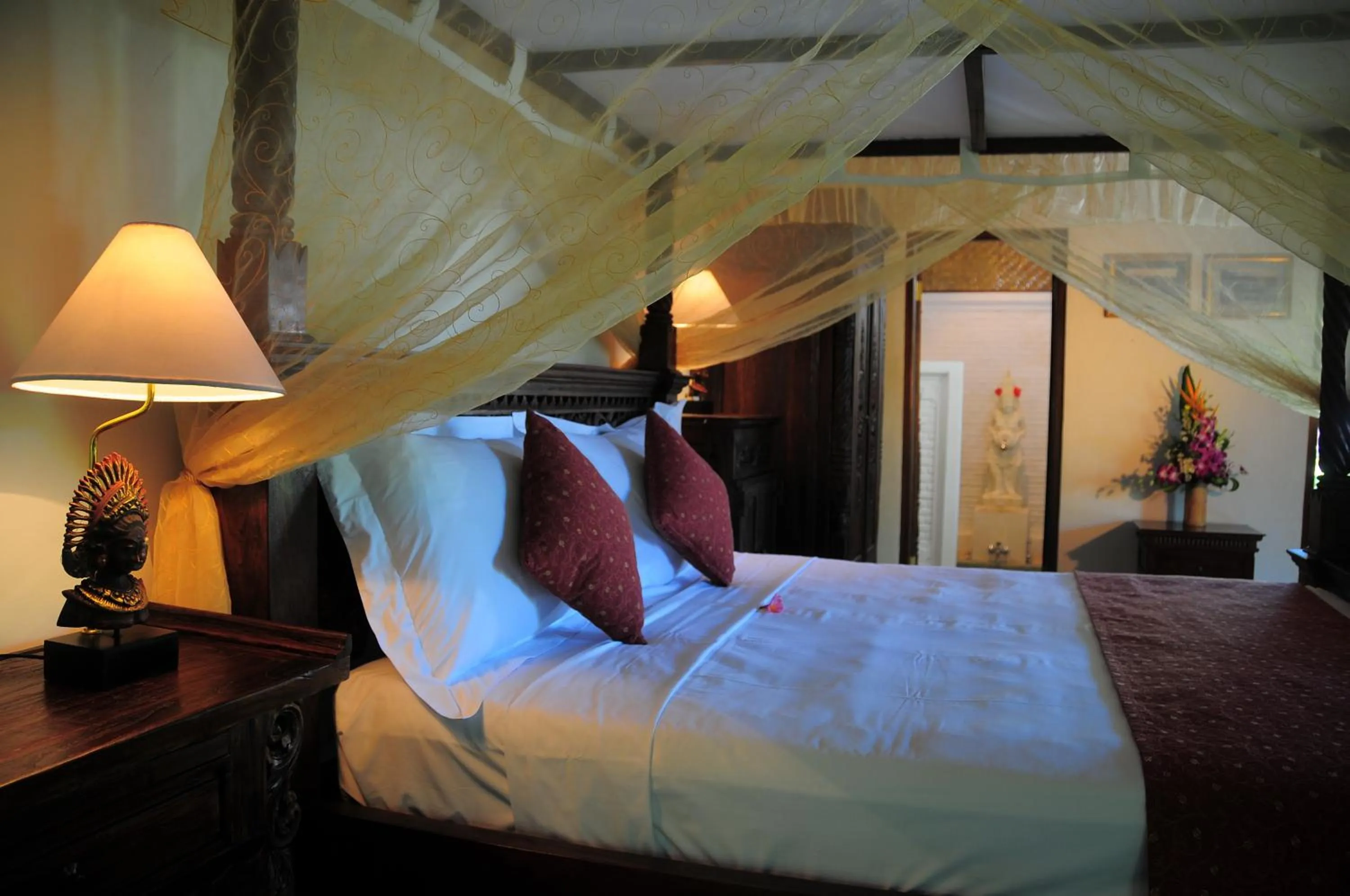 Bed in Tirta Ayu Hotel and Restaurant