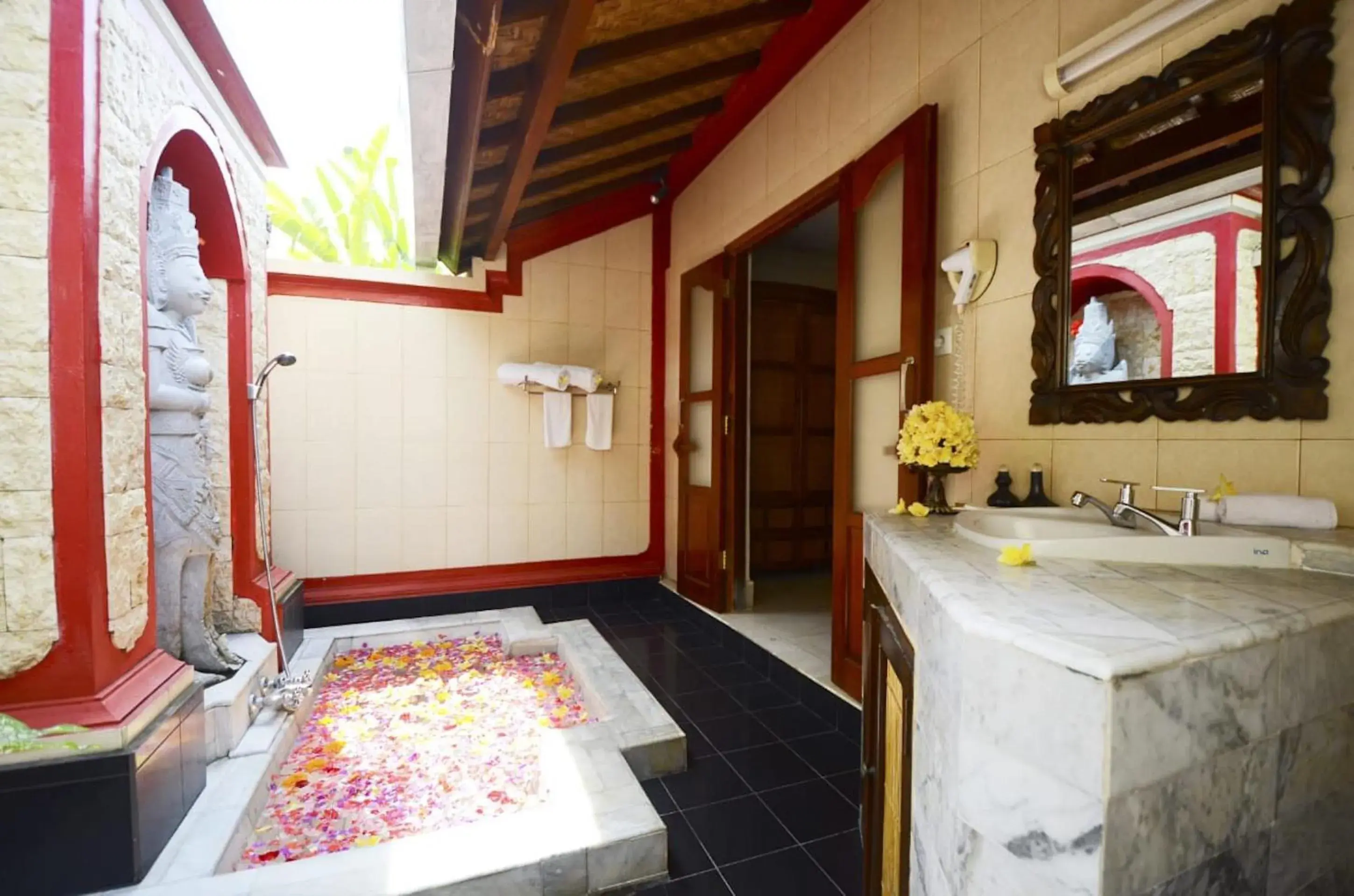 Bathroom in Tirta Ayu Hotel and Restaurant Bathroom in Tirta Ayu Hotel and Restaurant