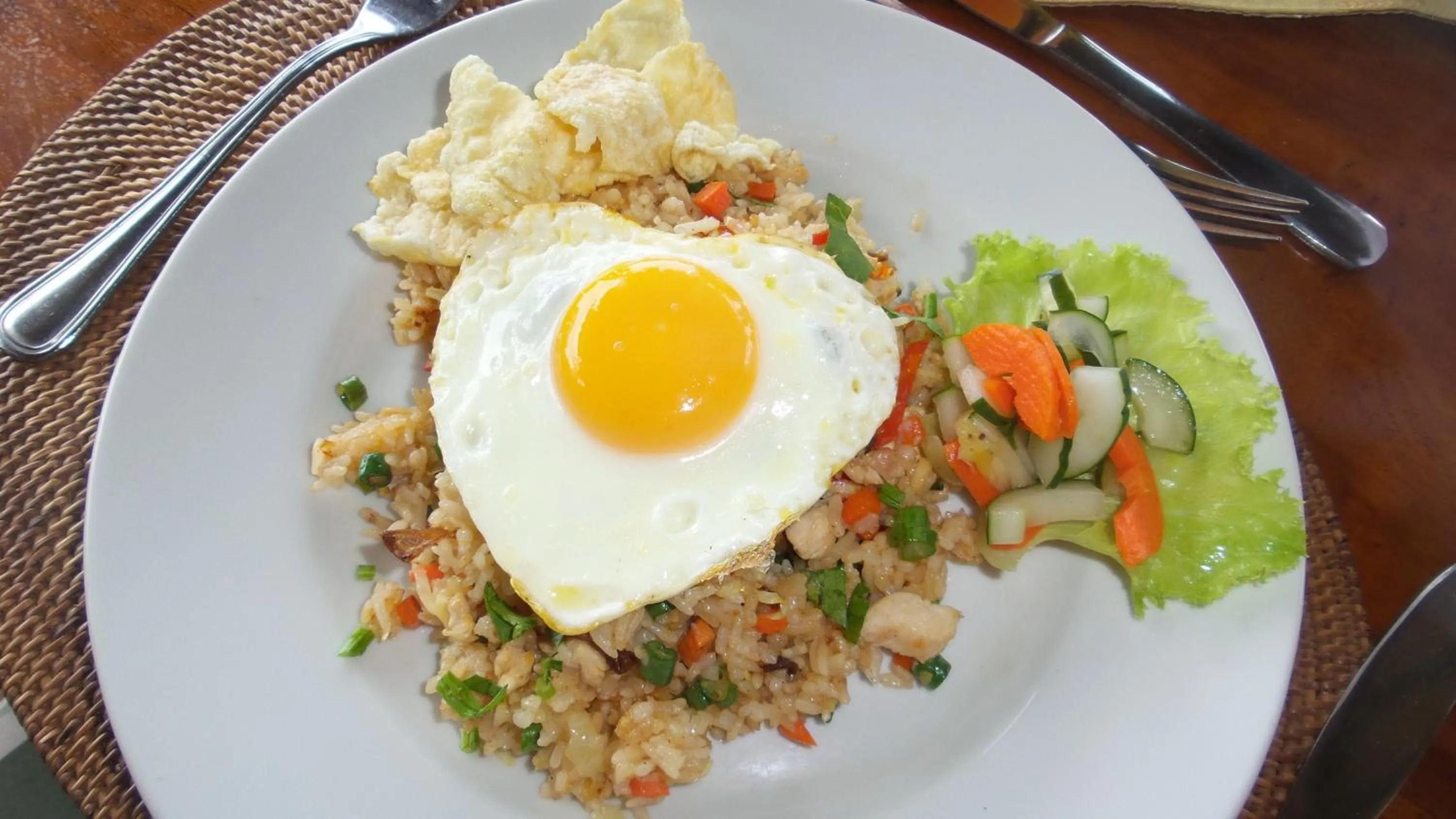 Food and drinks in Tirta Ayu Hotel and Restaurant