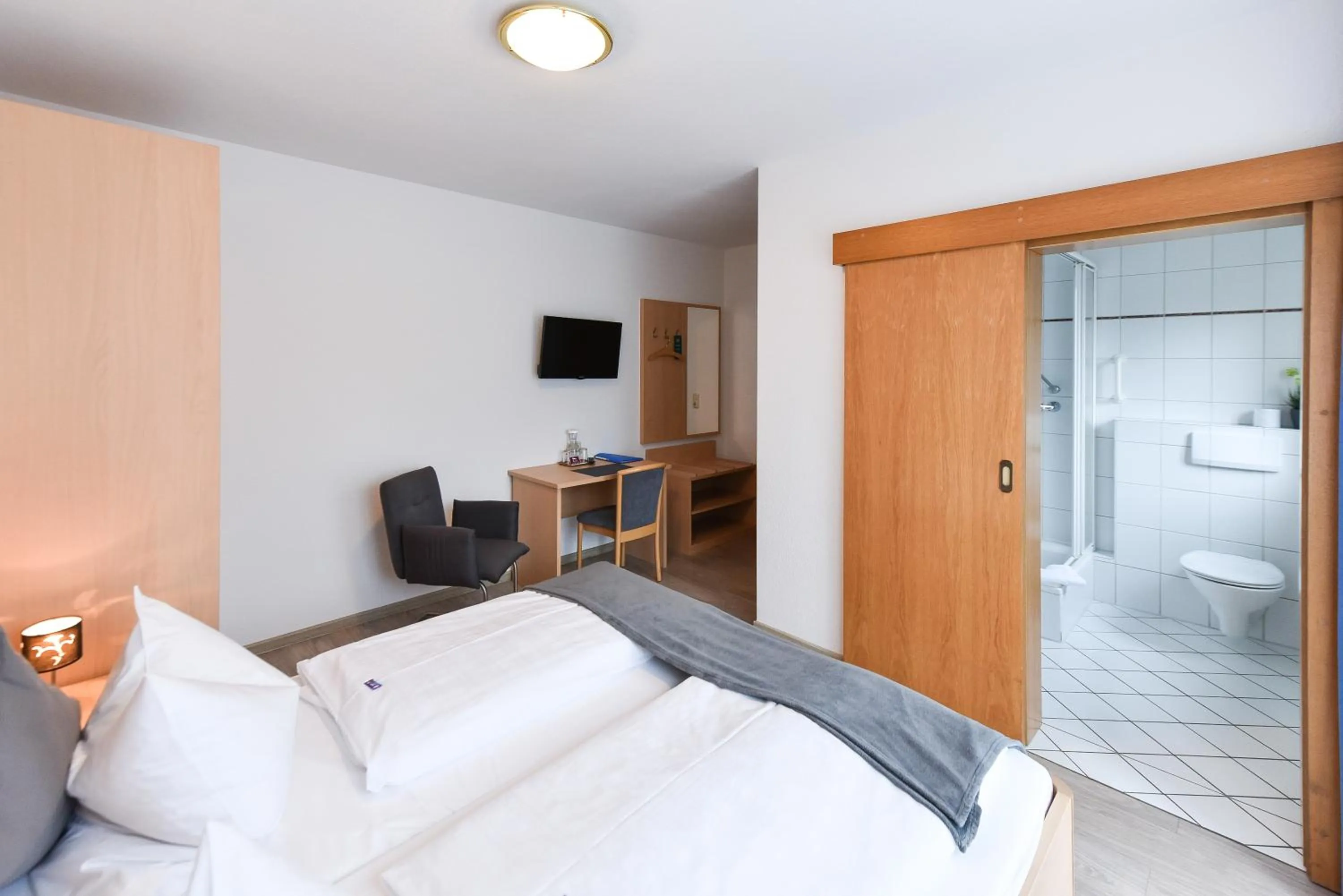 Photo of the whole room, Bed in Gasthof Kolb