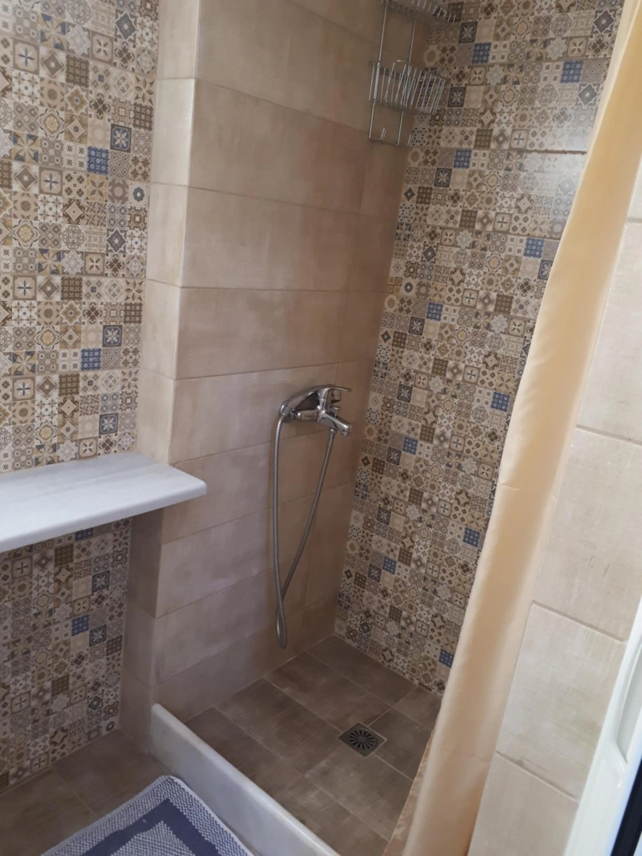 Shower in Stefanie Studios