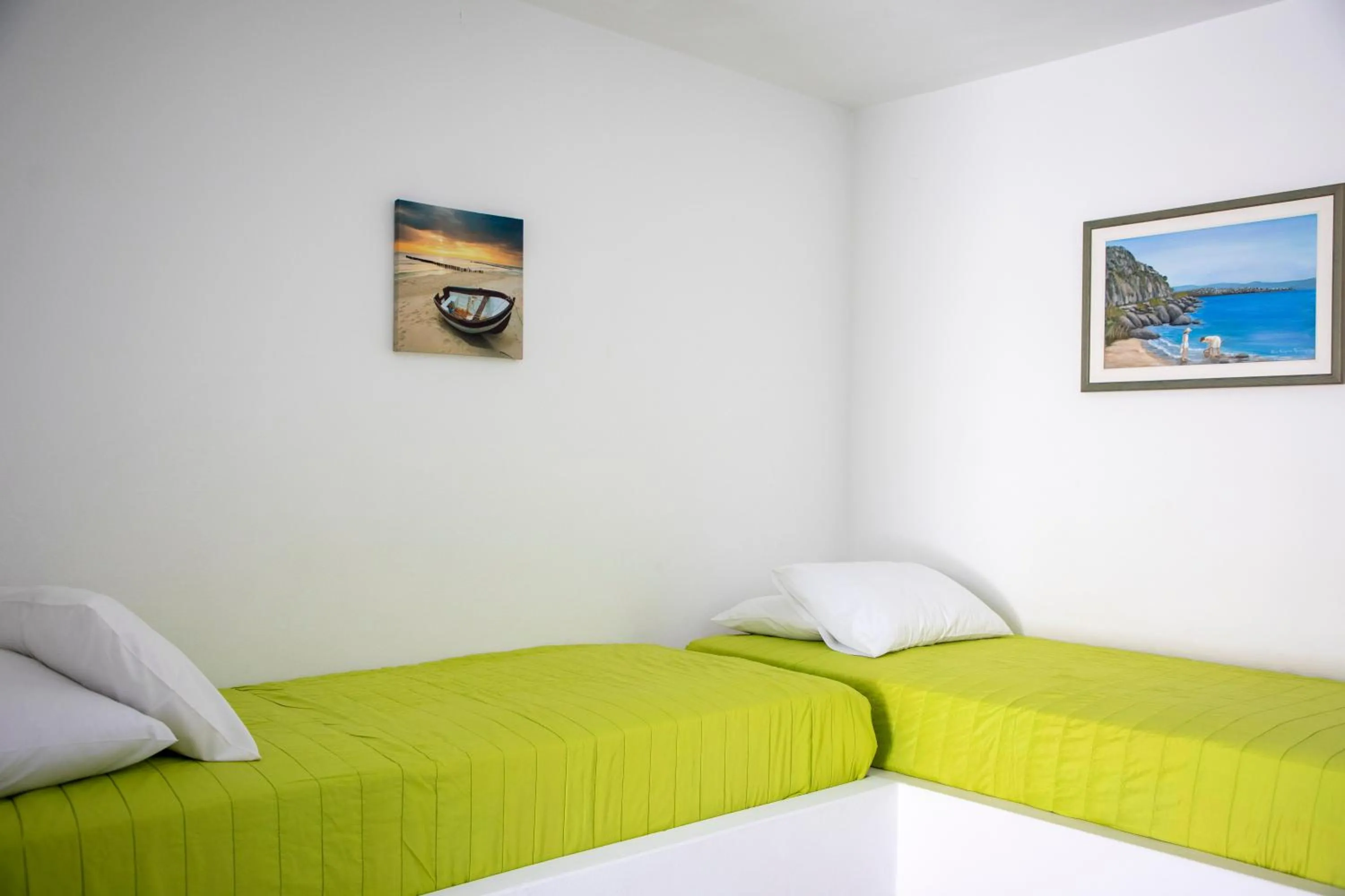 Bed in Stefanie Studios