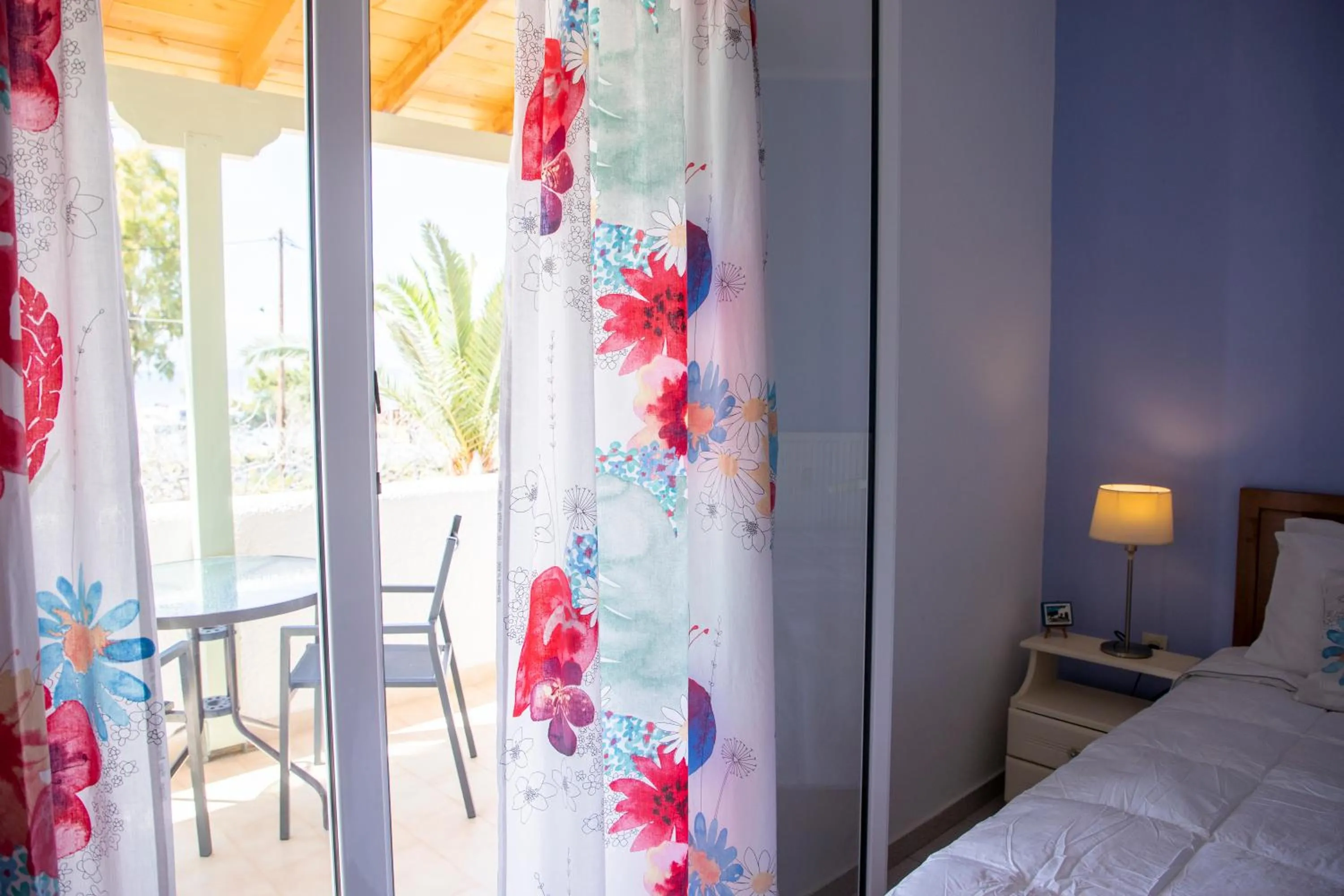 Photo of the whole room, Bed in Stefanie Studios