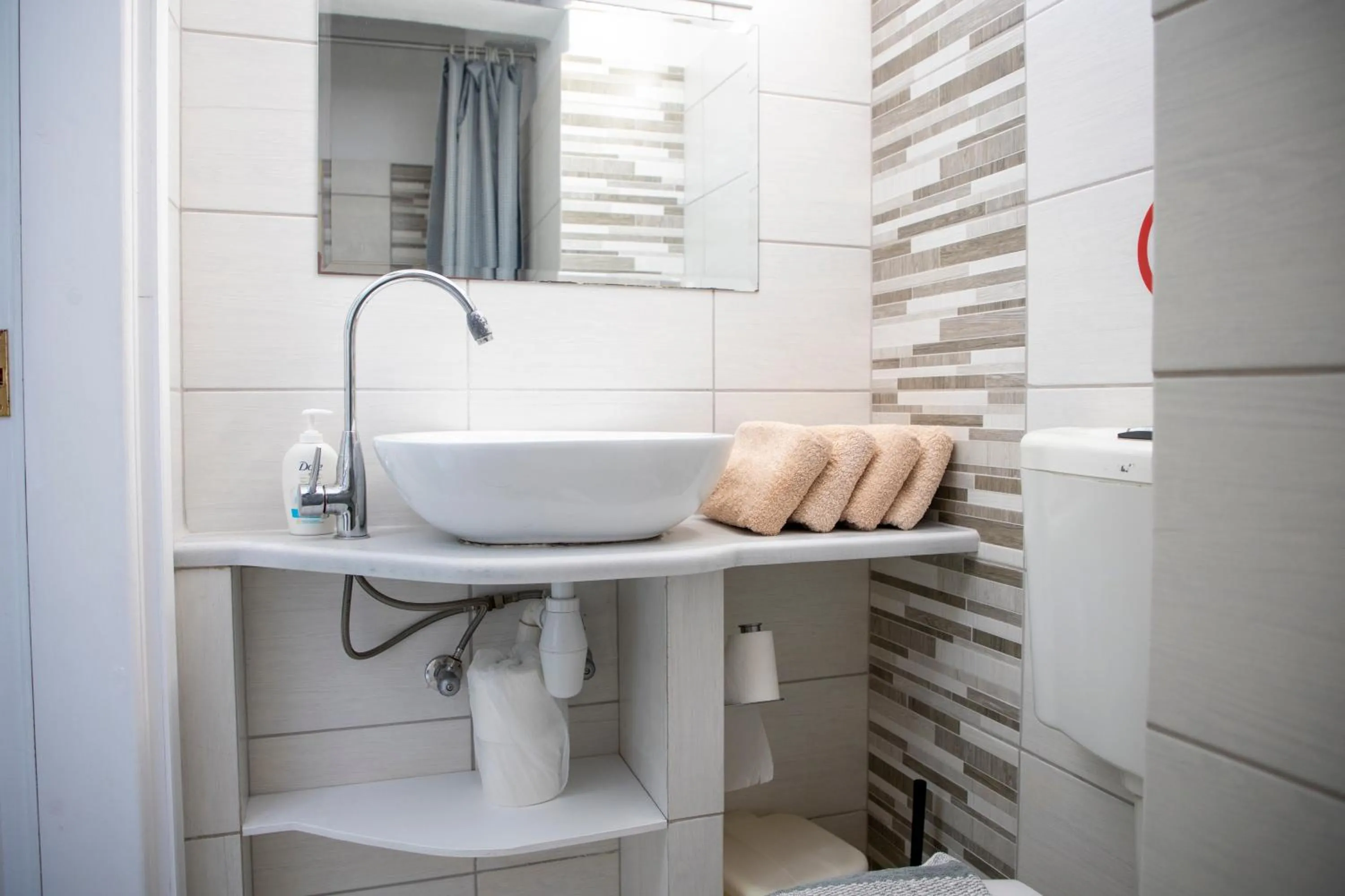Bathroom in Stefanie Studios