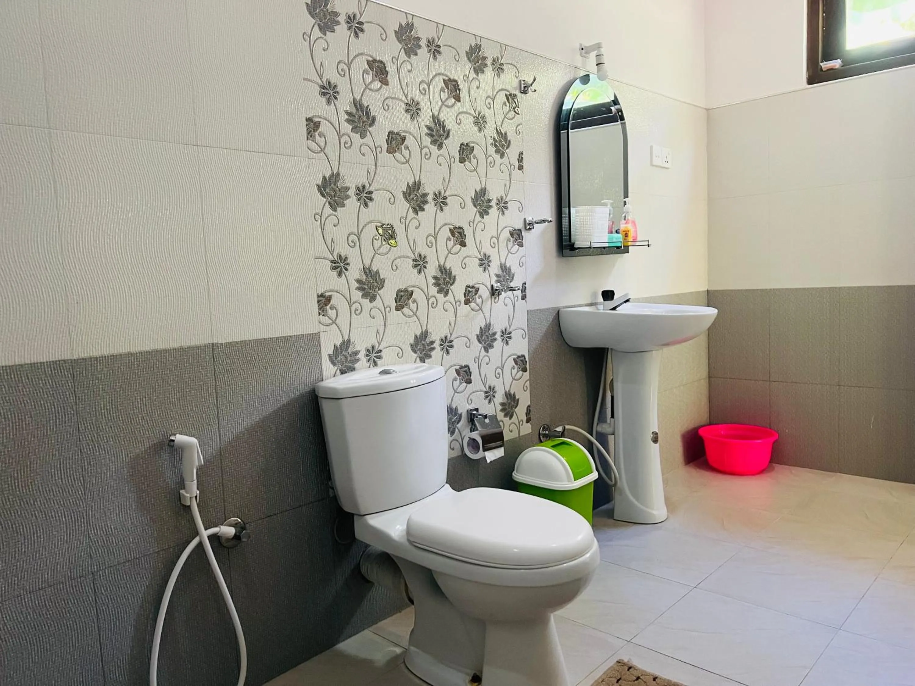 Toilet in Harini Villa