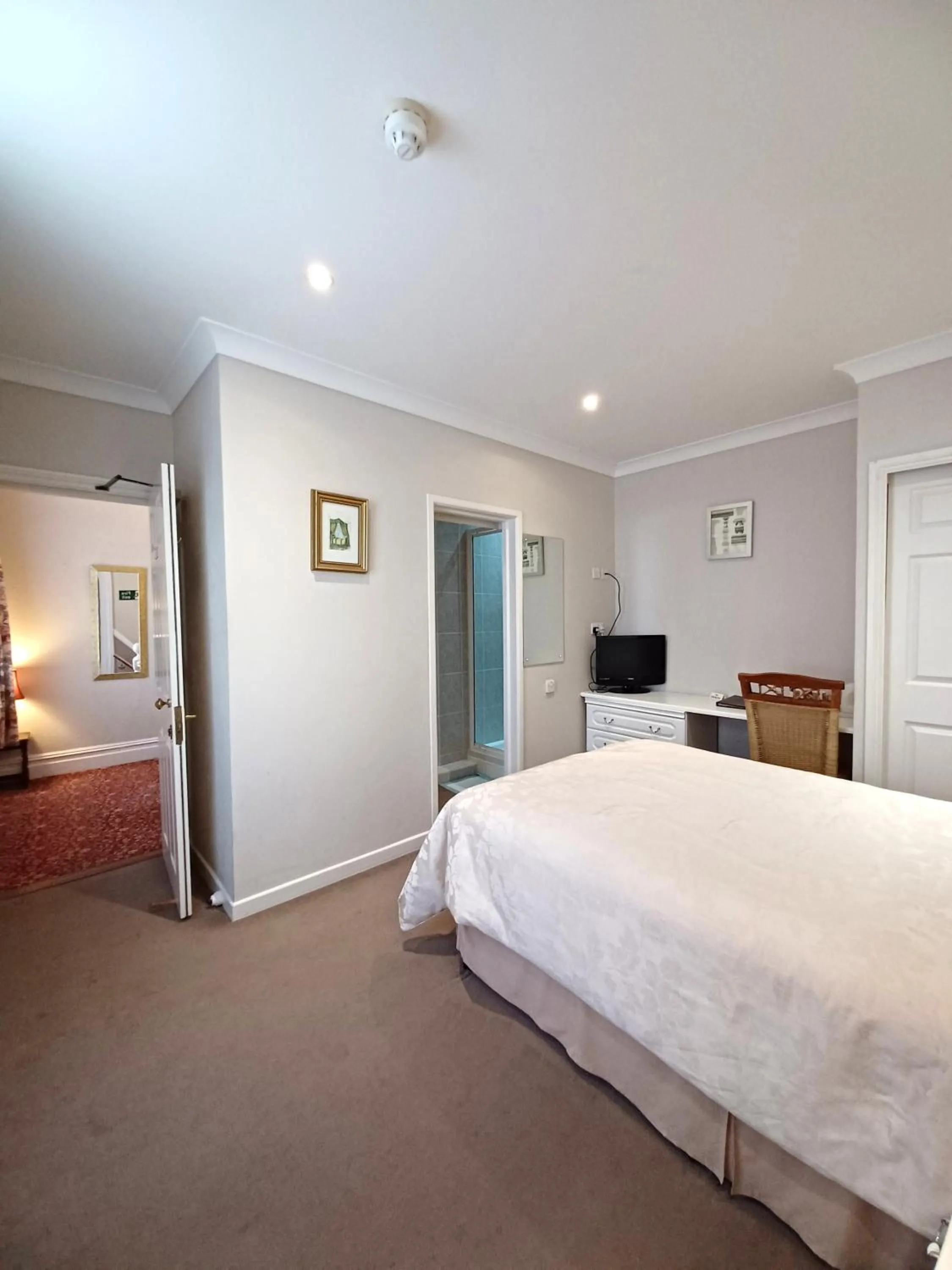 Bed in Hunters Lodge Guest House