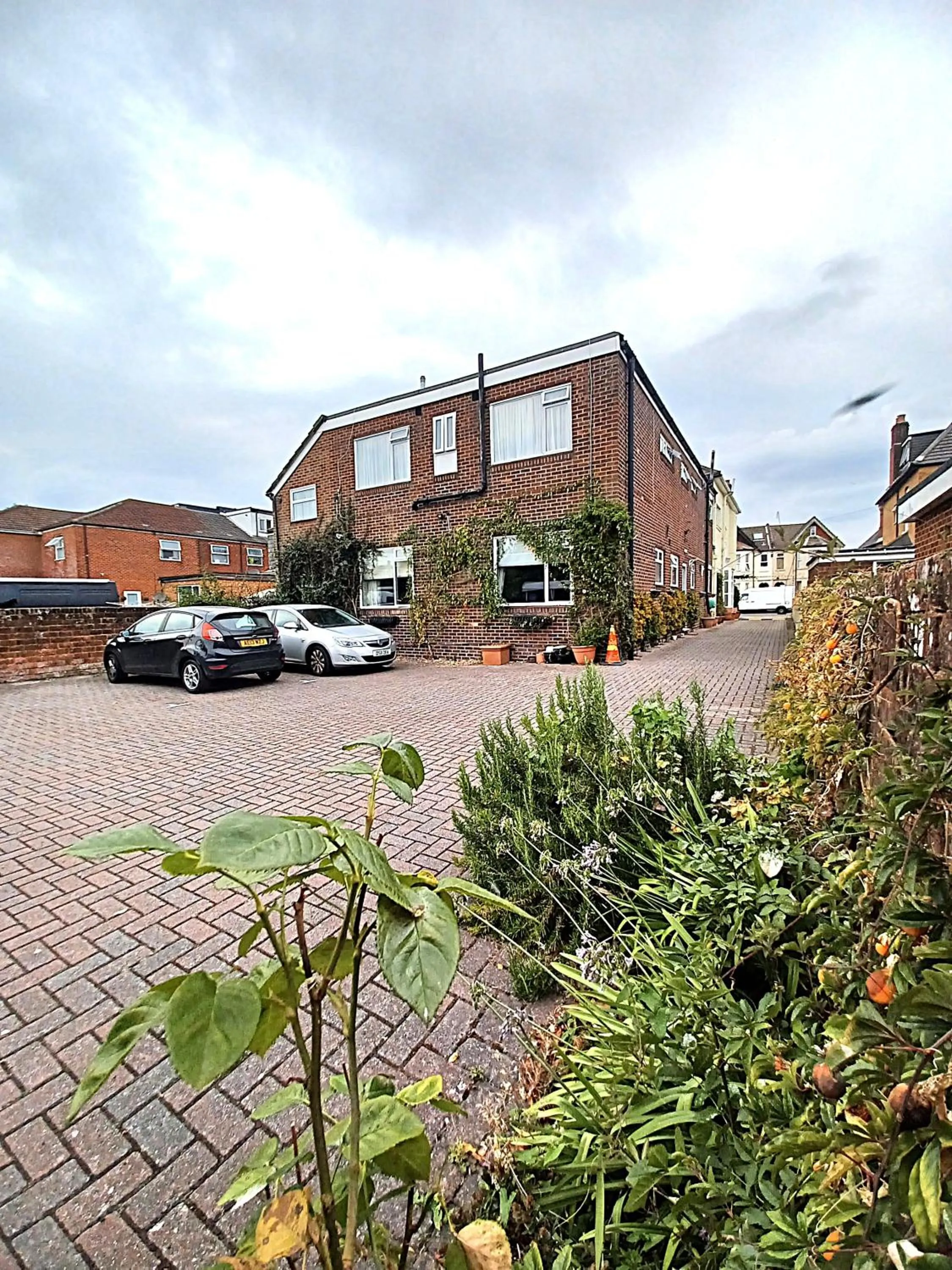 Property building in Hunters Lodge Guest House