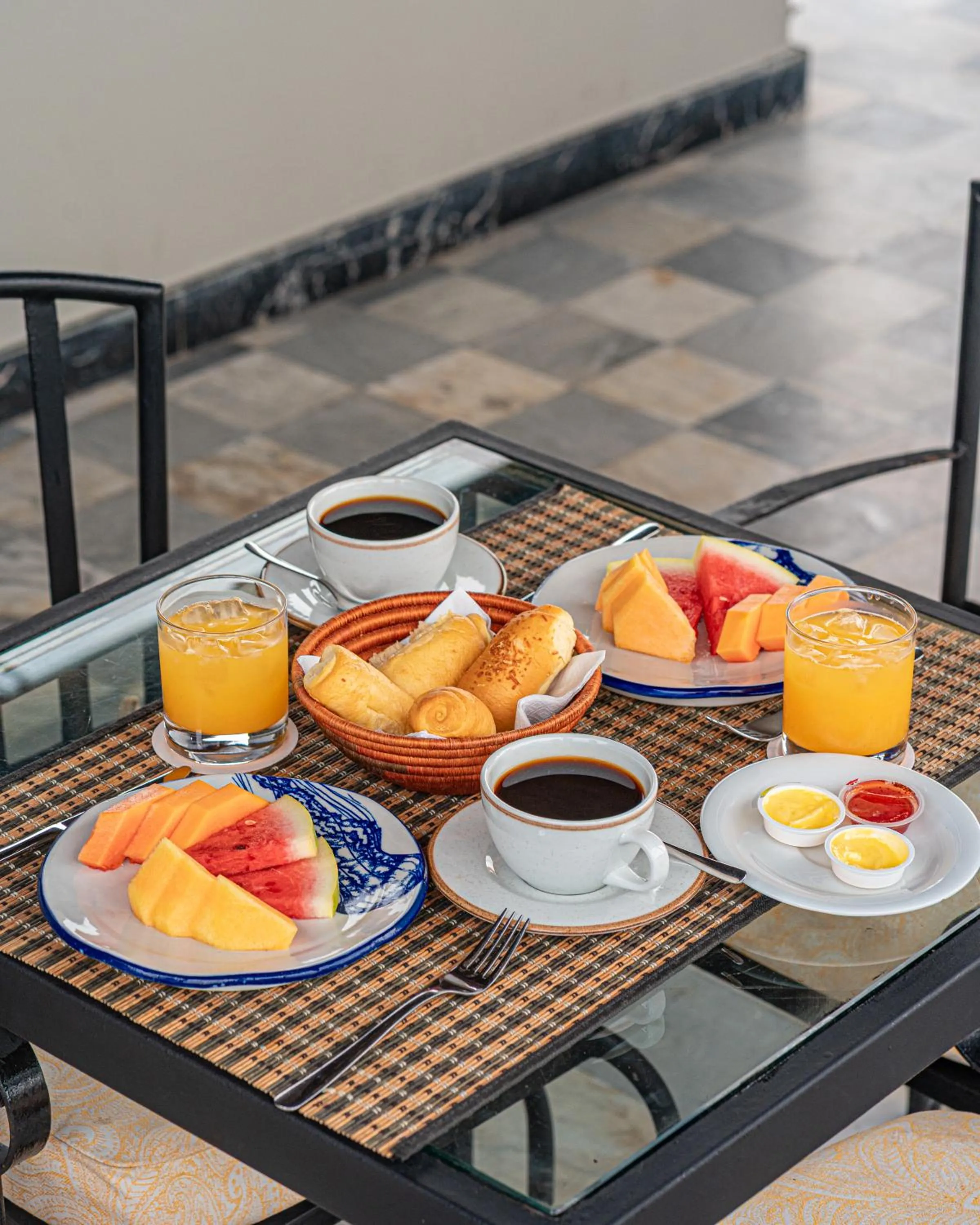 Continental breakfast in Hotel Monaguillo de Getsemaní