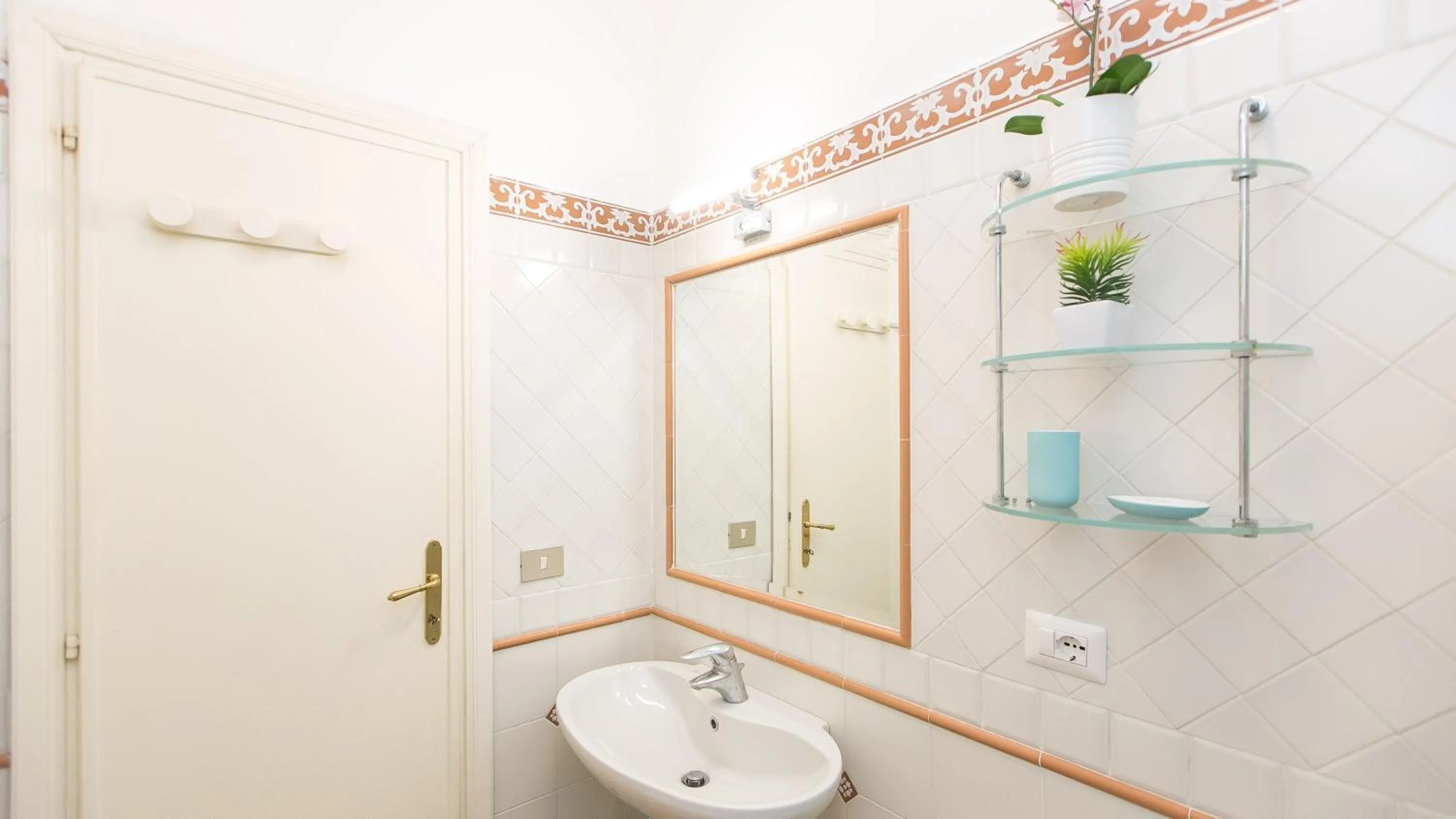 Bathroom in Rental in Rome Panieri Terrace